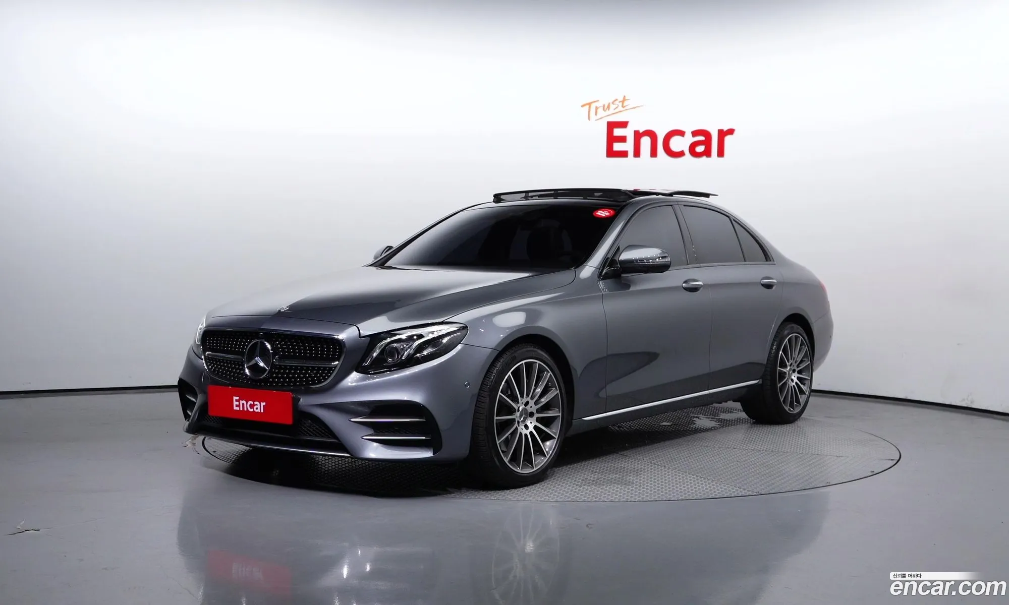 Mercedes-Benz E-Klasse E300 4Matic Avant Garde 2017 - фотография 18943979