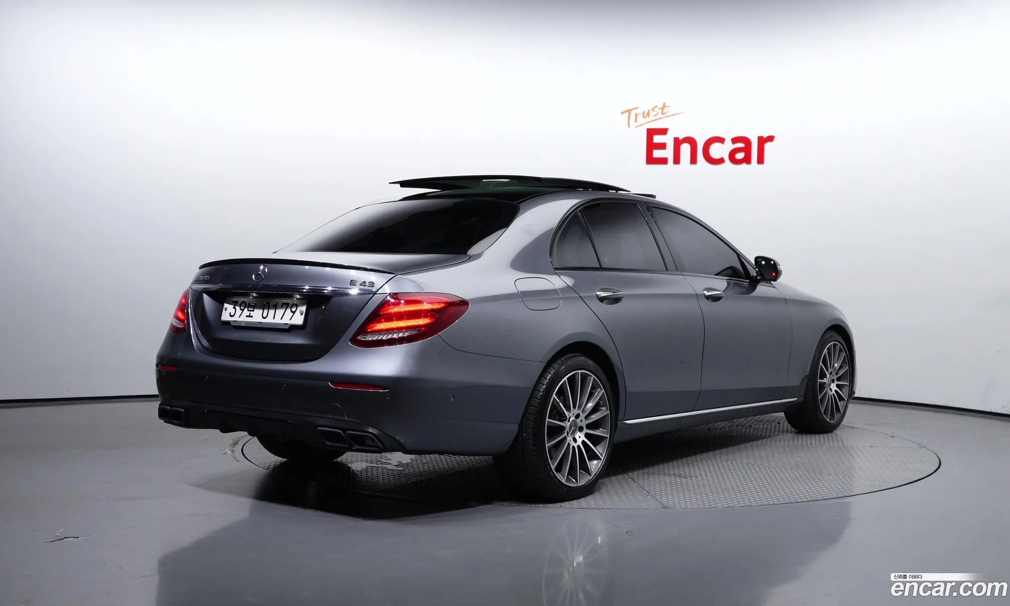 Mercedes-Benz E-Klasse E300 4Matic Avant Garde 2017 - фотография 18943980