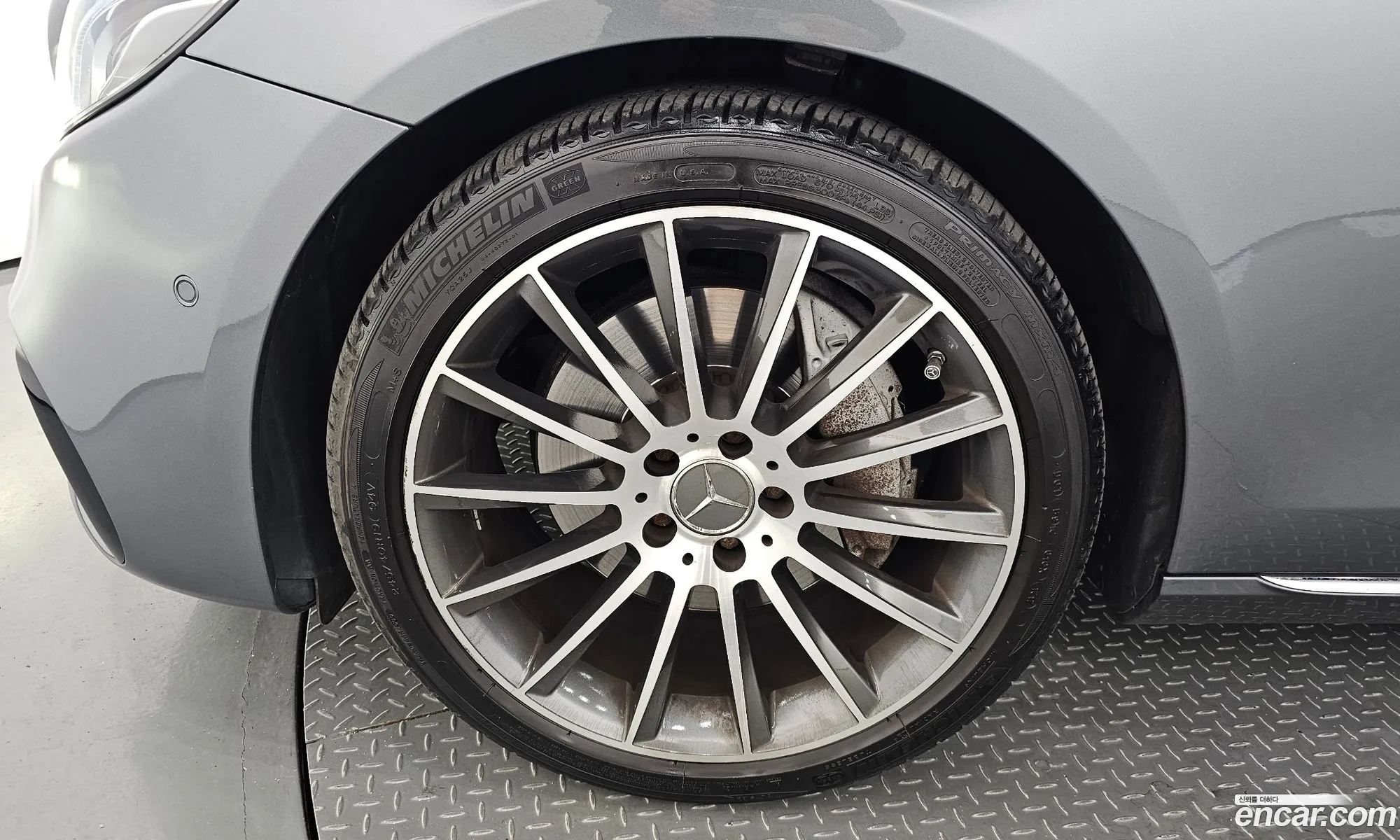 Mercedes-Benz E-Klasse E300 4Matic Avant Garde 2017 - фотография 18943983