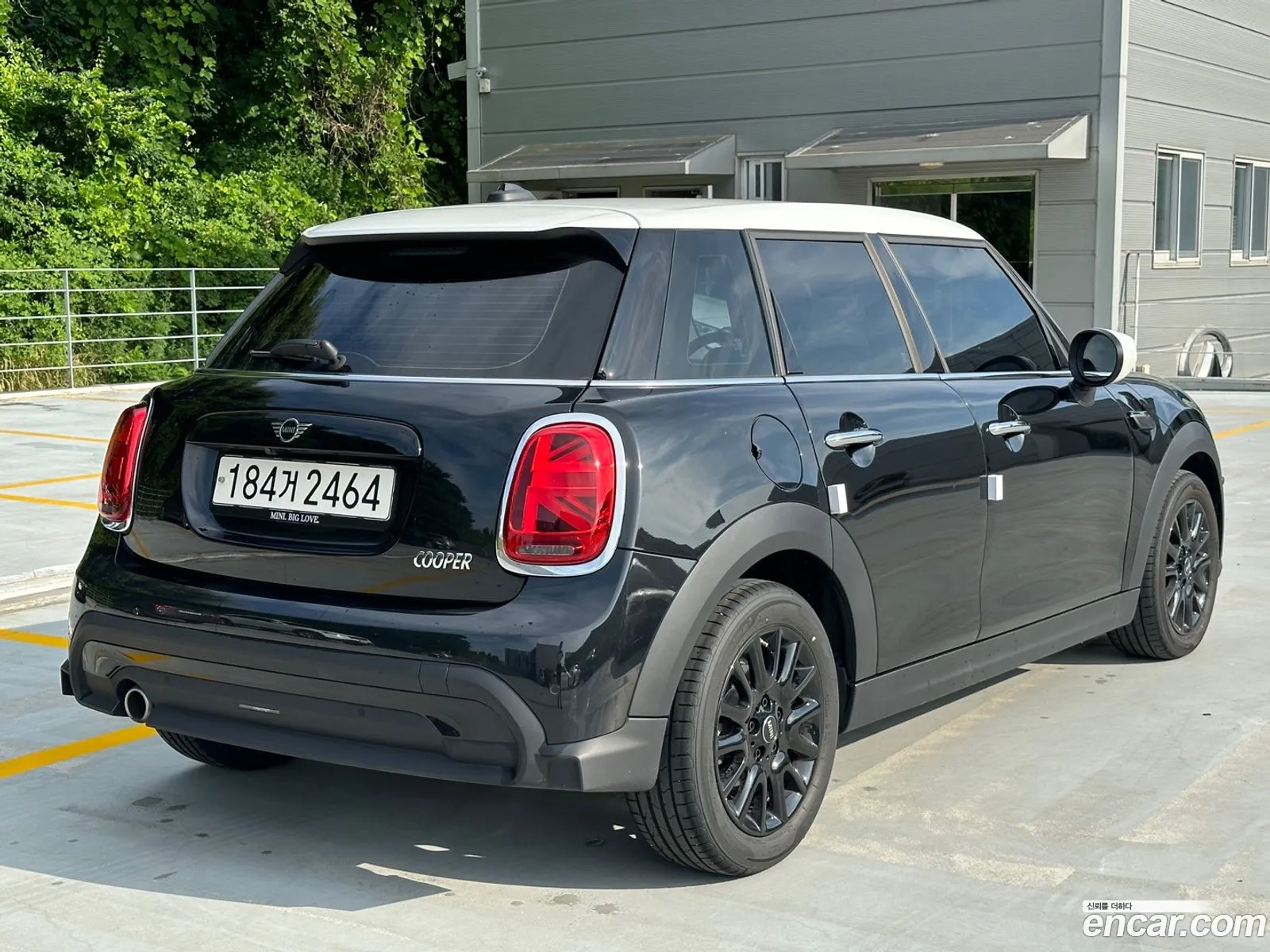 Mini Cooper 5 Door Classic 2024 - фотография 11179636