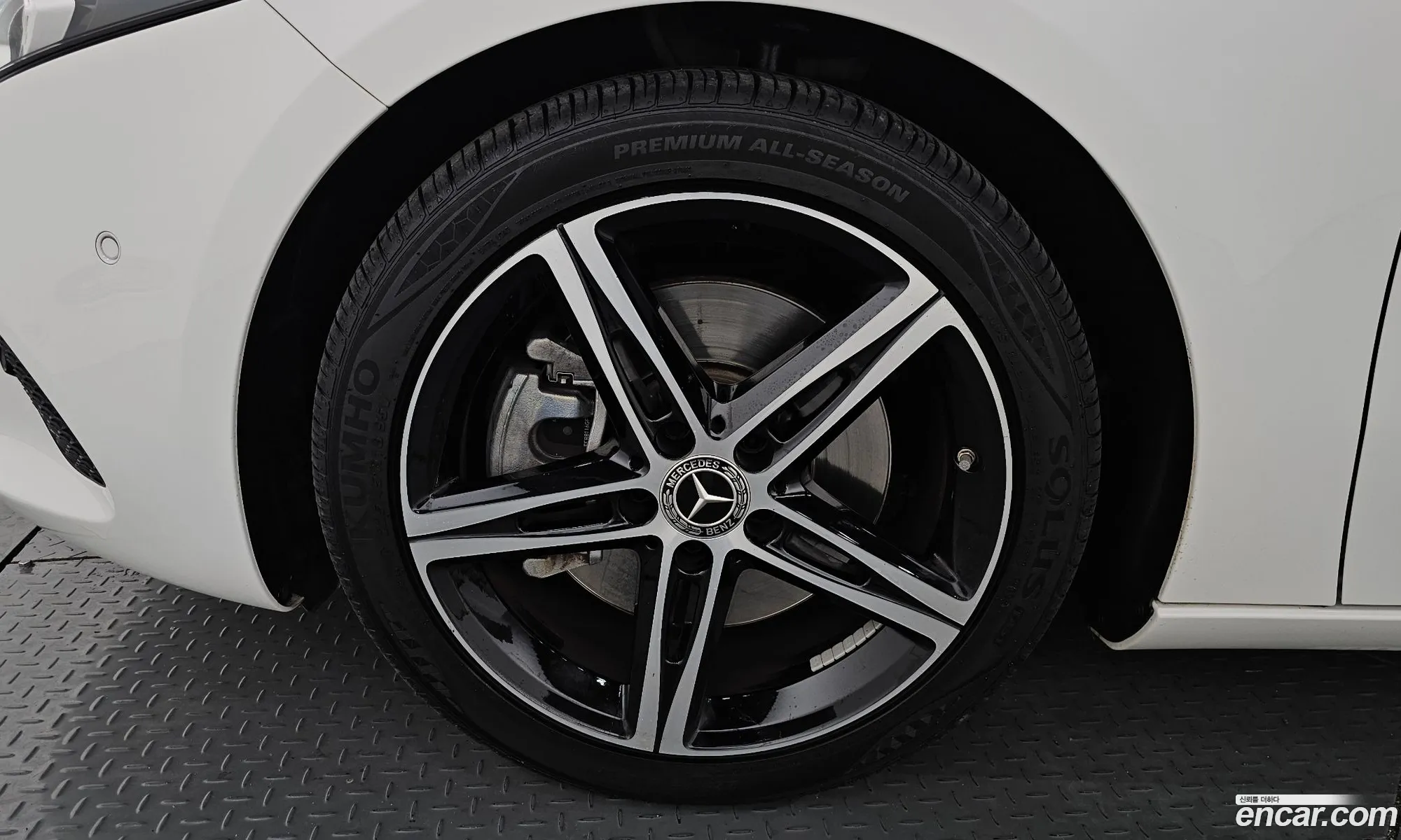 Mercedes-Benz A-Klasse Iv W177 A250 4Matic Sedan 2020 - фотография 18986420