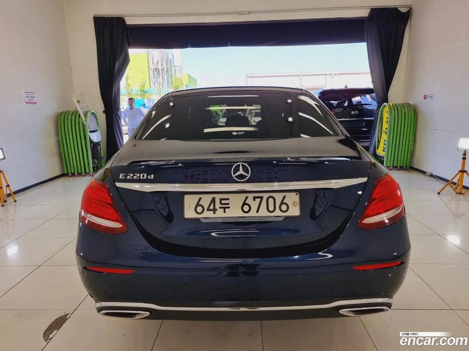 Benz E-Class W213 E220D Avantgarde - фотография 18986371