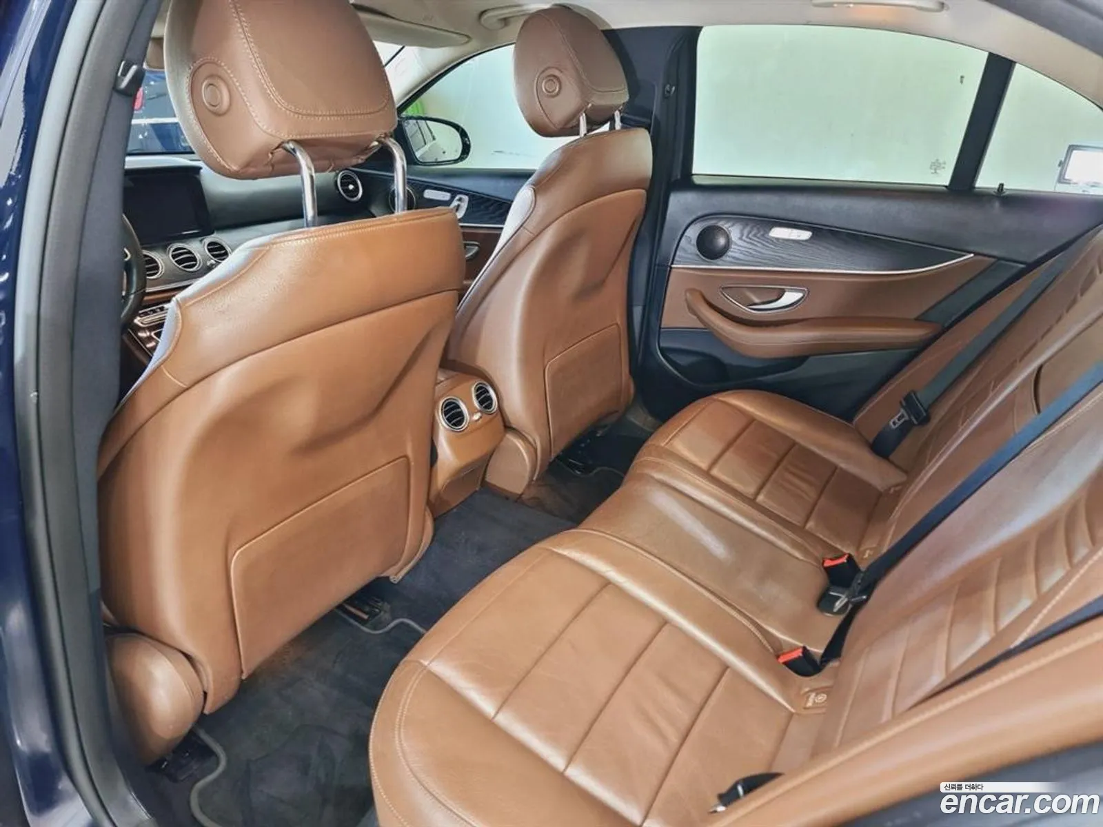 Benz E-Class W213 E220D Avantgarde - фотография 18986373