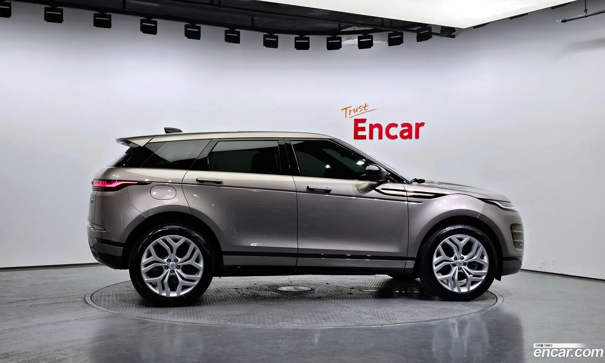 Land Rover Range Rover Evoque Ii P250 R-Dynamic Se 2022 - фотография 7373835