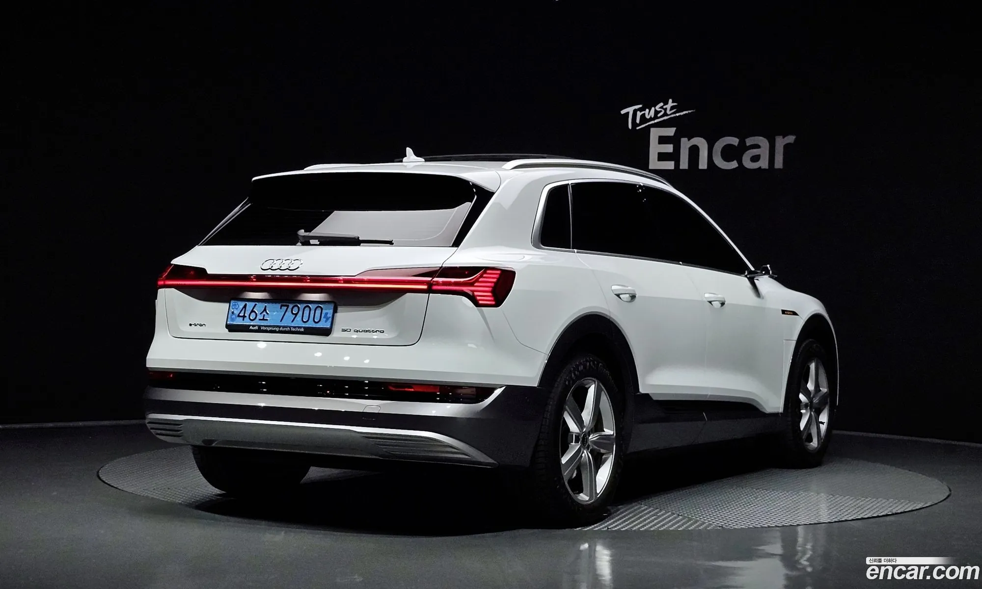 Audi E-Tron 50 Quattro - фотография 678100