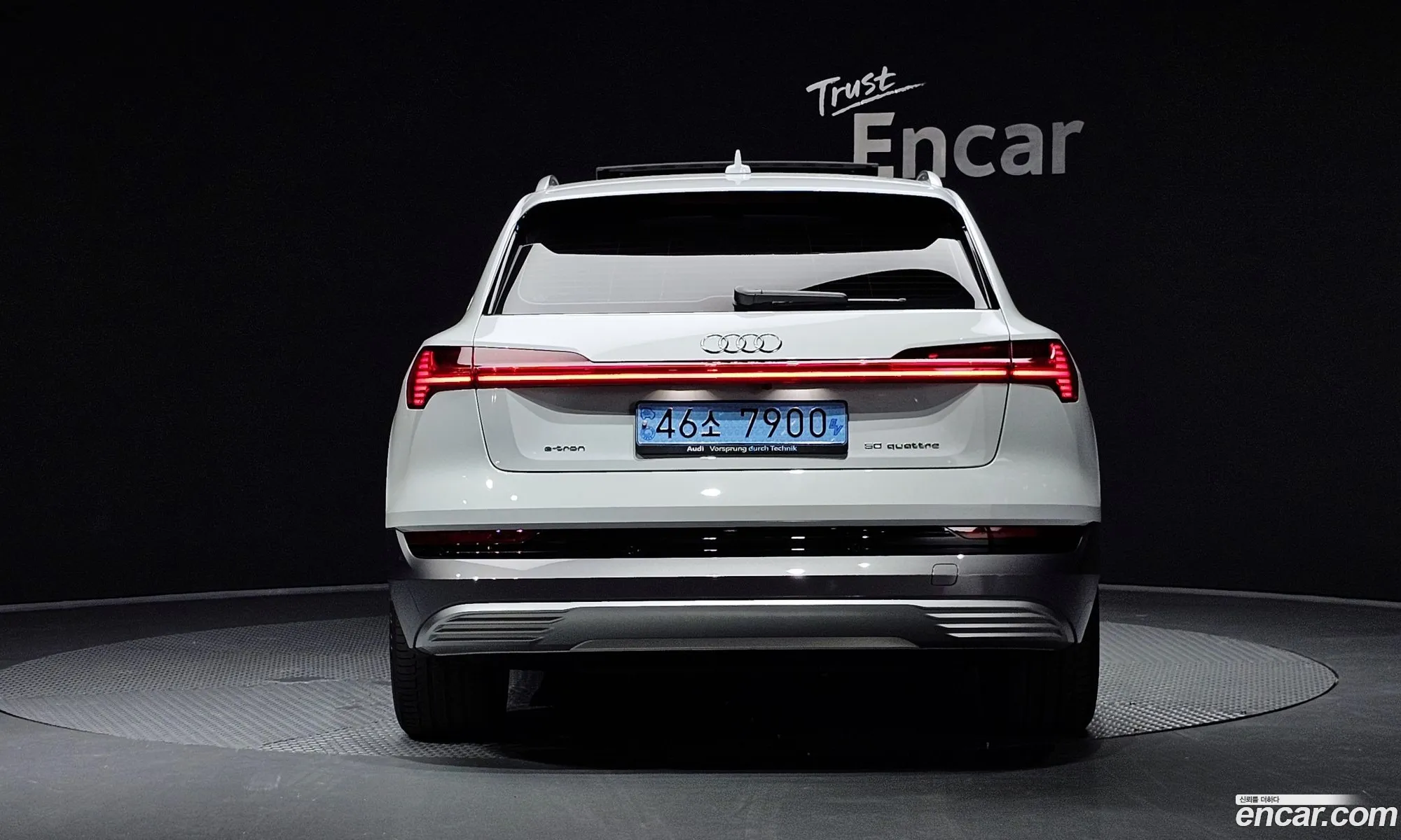 Audi E-Tron 50 Quattro - фотография 678102