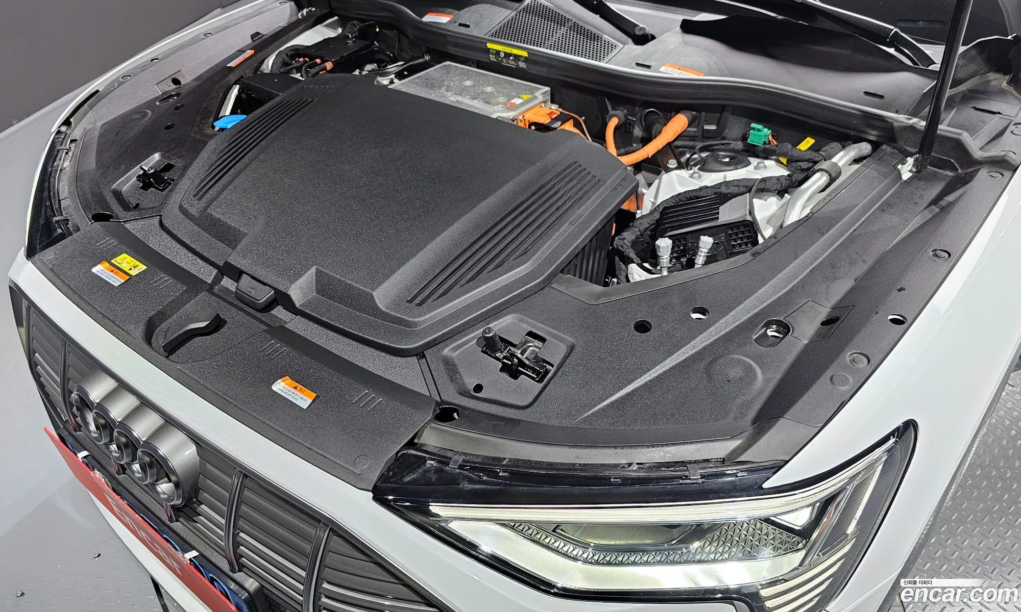 Audi E-Tron 50 Quattro - фотография 678104