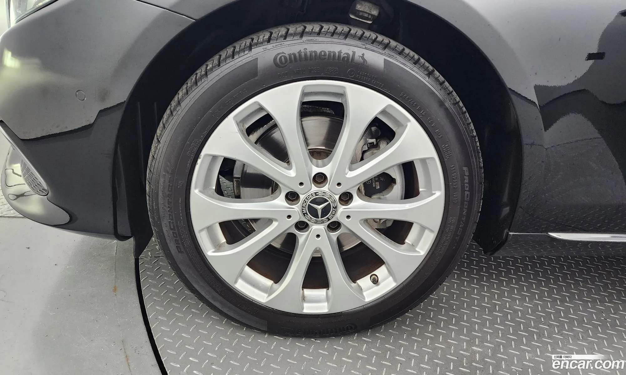 Benz E-Class W213 E220D 4Matic Exclusive - фотография 18791479