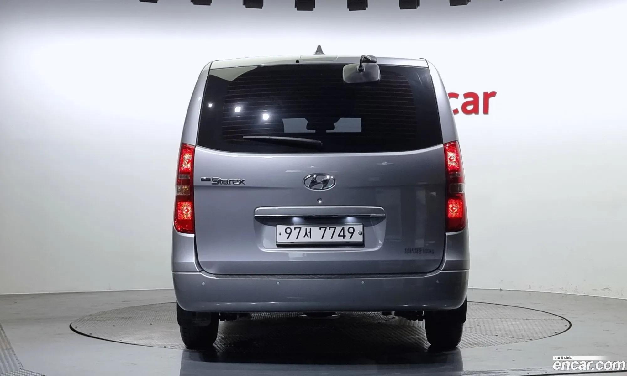 Hyundai Starex 5-Seater Van 2017 - фотография 19009051