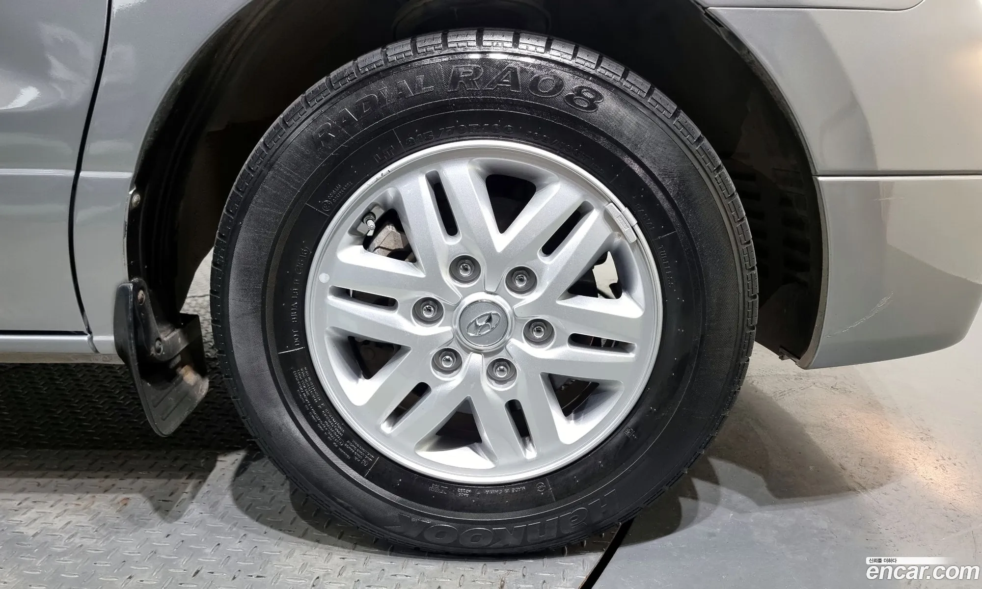 Hyundai Starex 5-Seater Van 2017 - фотография 19009052