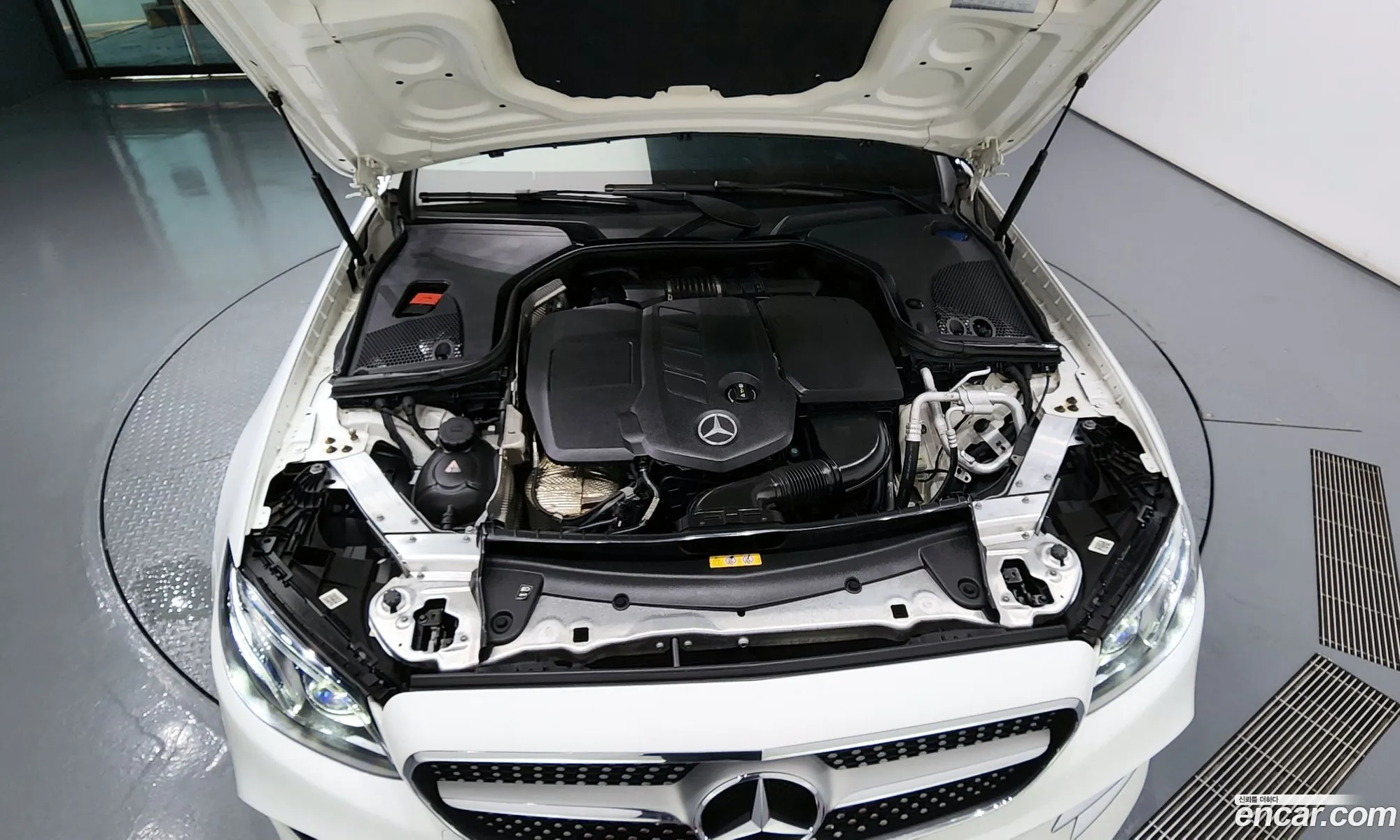 Mercedes-Benz E-Klasse V W213 S213 C238 E220D Cabriolet 2018 - фотография 18898346
