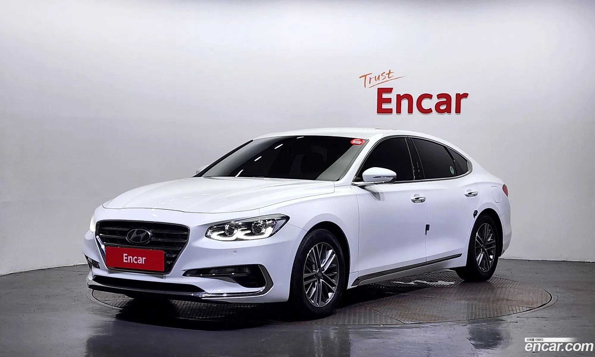 Hyundai Grandeur Ig 30 Lpi Modern Rental Car - фотография 14331869
