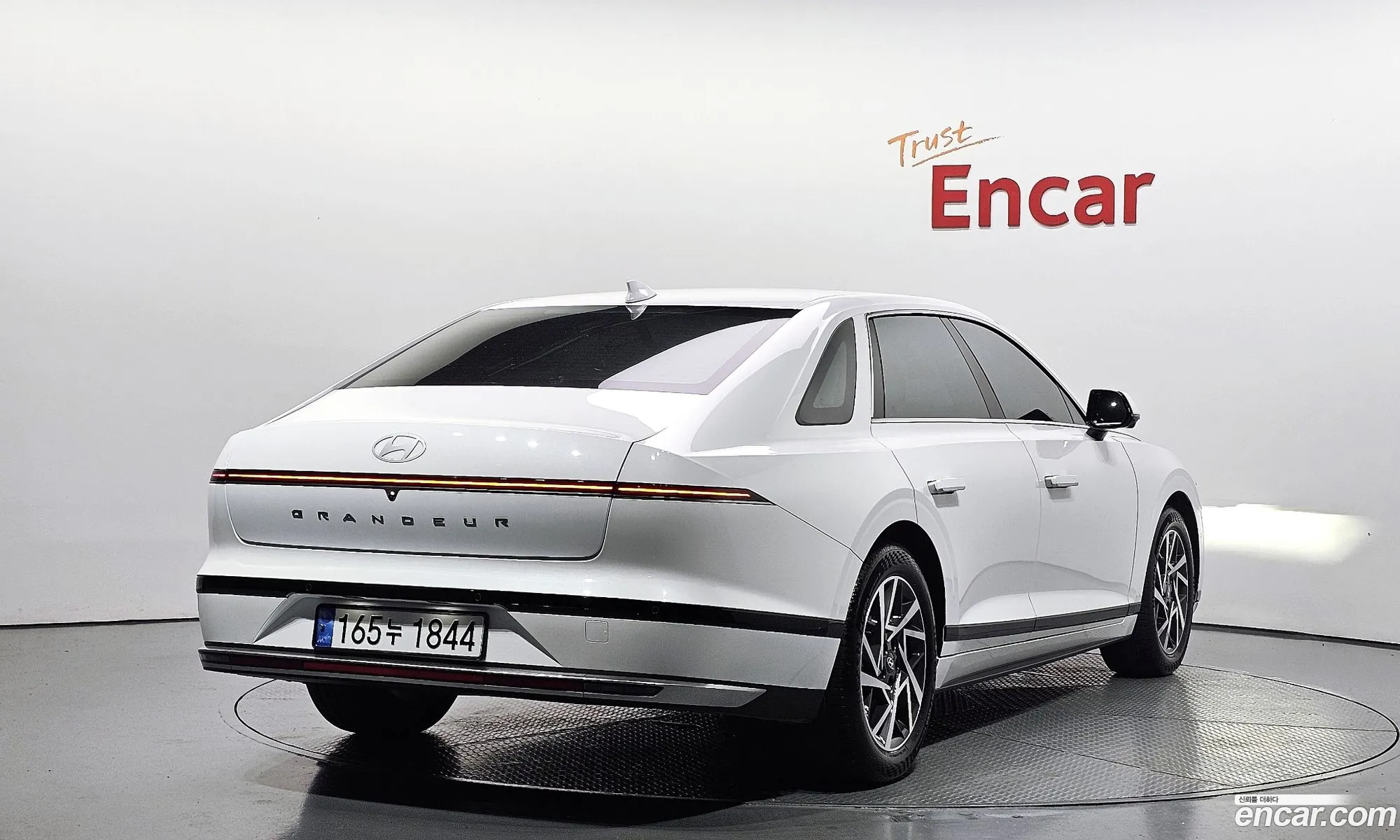 Hyundai Grandeur 35 Lpg 2Wd 2022 - фотография 19009073