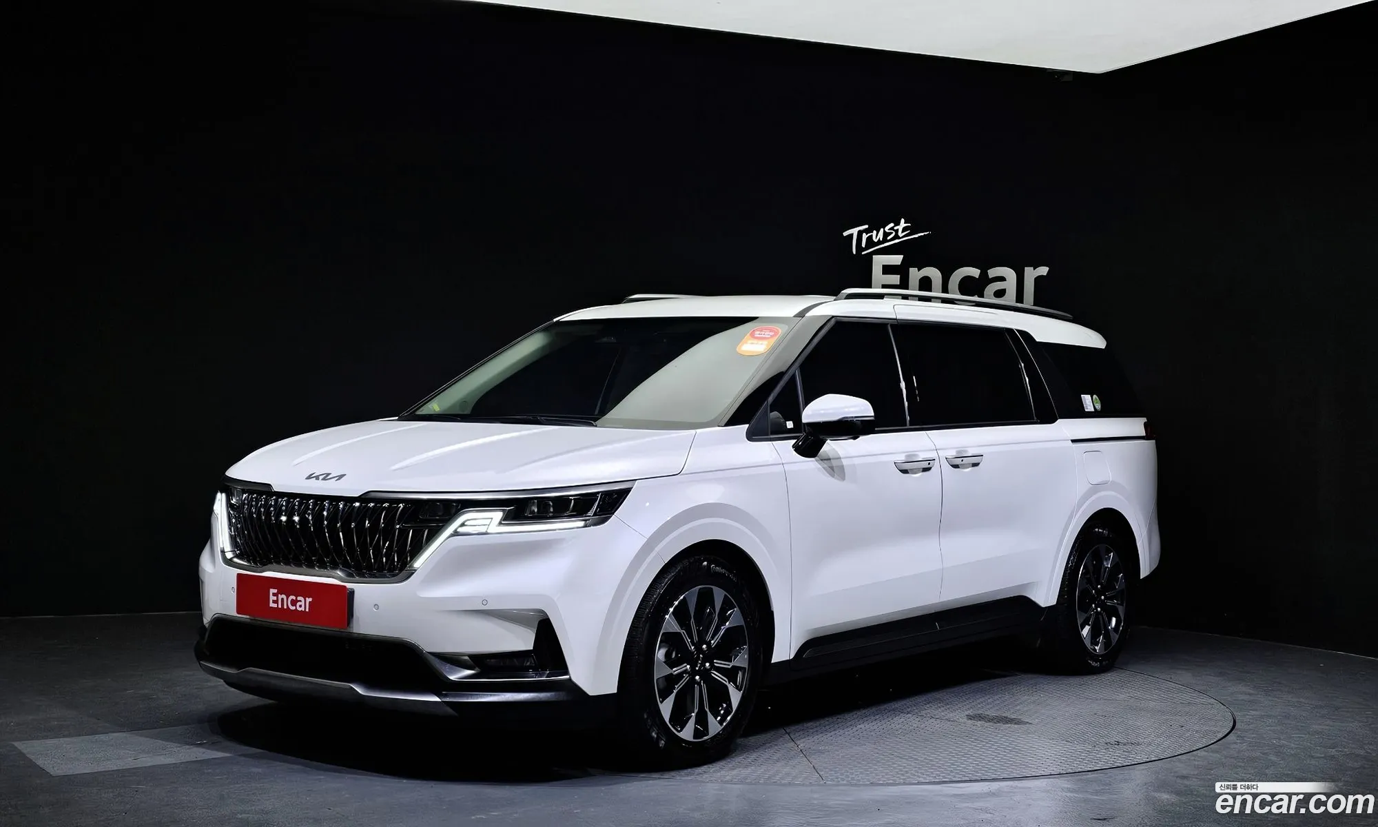 Kia Carnival 7-Seater Signature 2023 - фотография 13019471