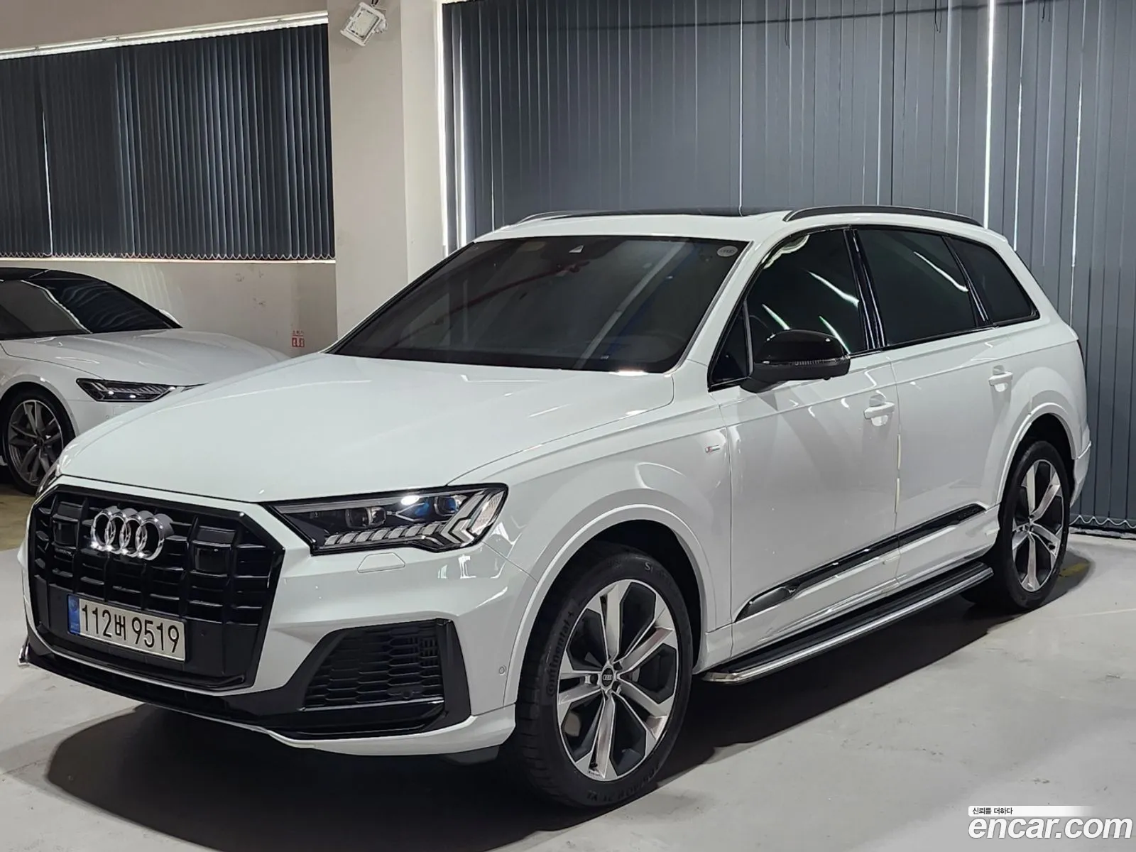 Audi Q7 55 Tfsi Quattro Premium 2023 - фотография 5319
