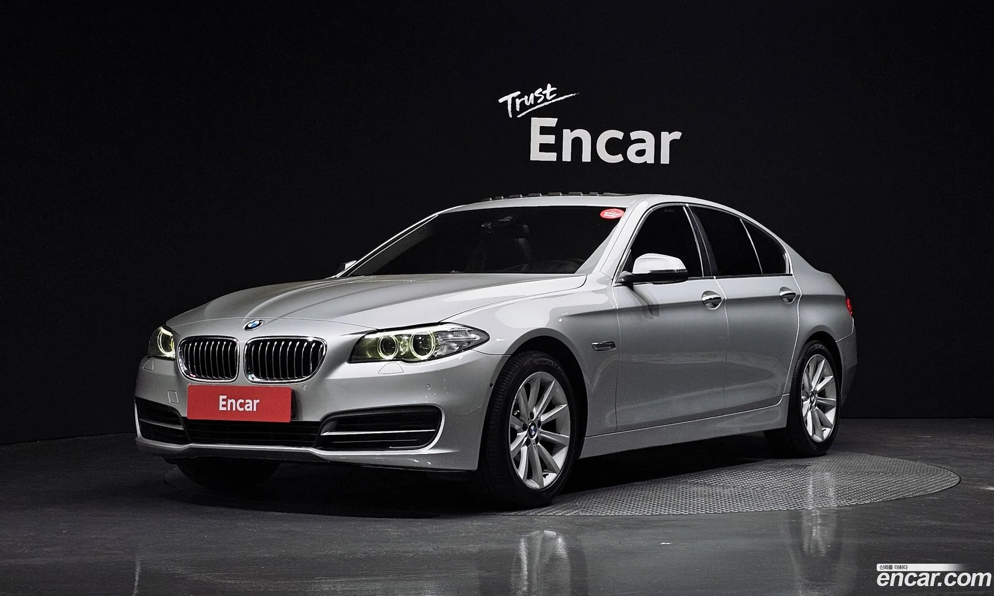BMW 5 Series F10 528I - фотография 18542189