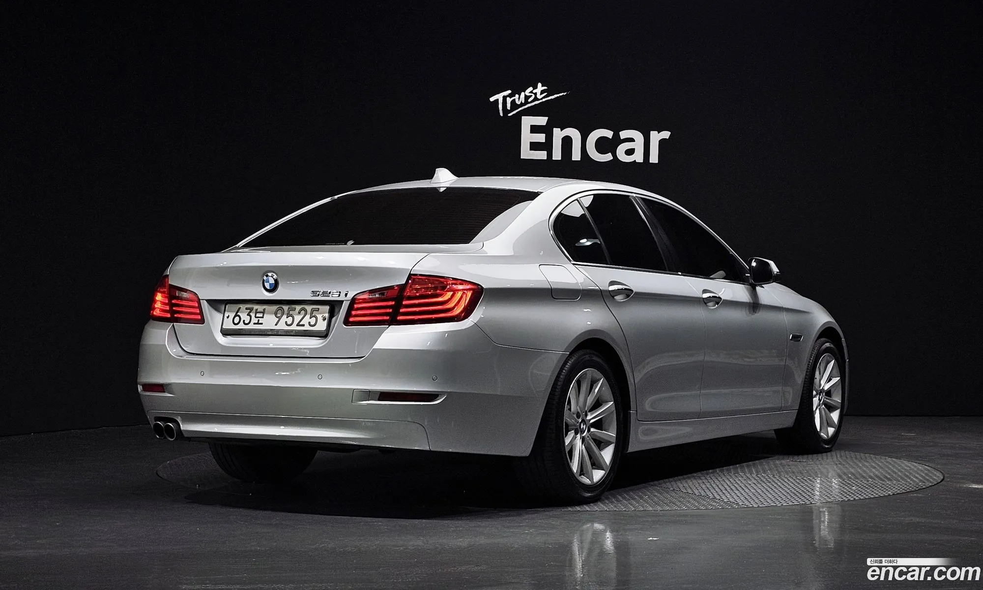 BMW 5 Series F10 528I - фотография 18542190
