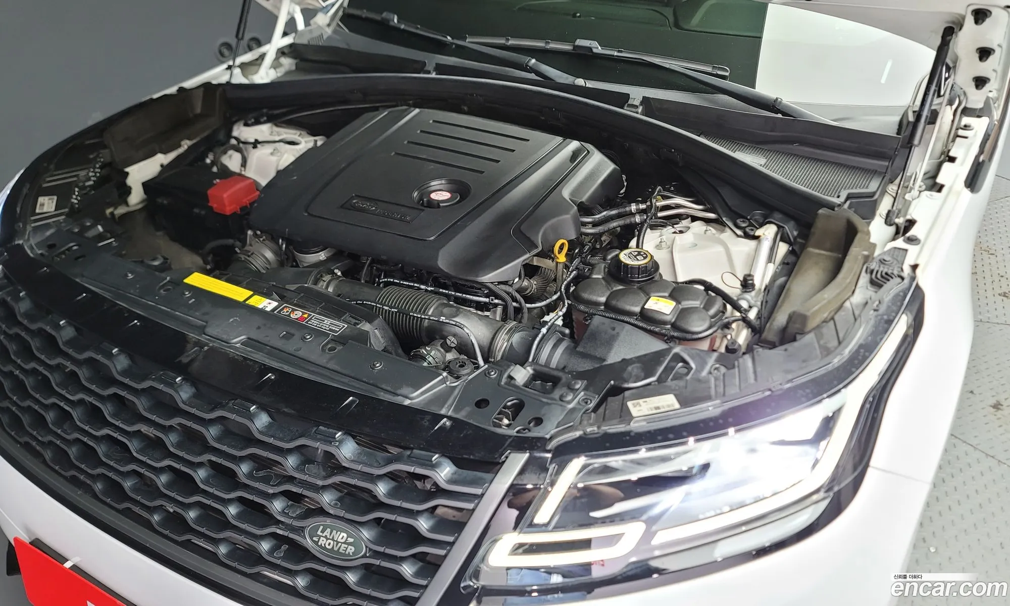 Land Rover Range Rover Velar I 20 D240 R-Dynamic Se 2018 - фотография 7391428