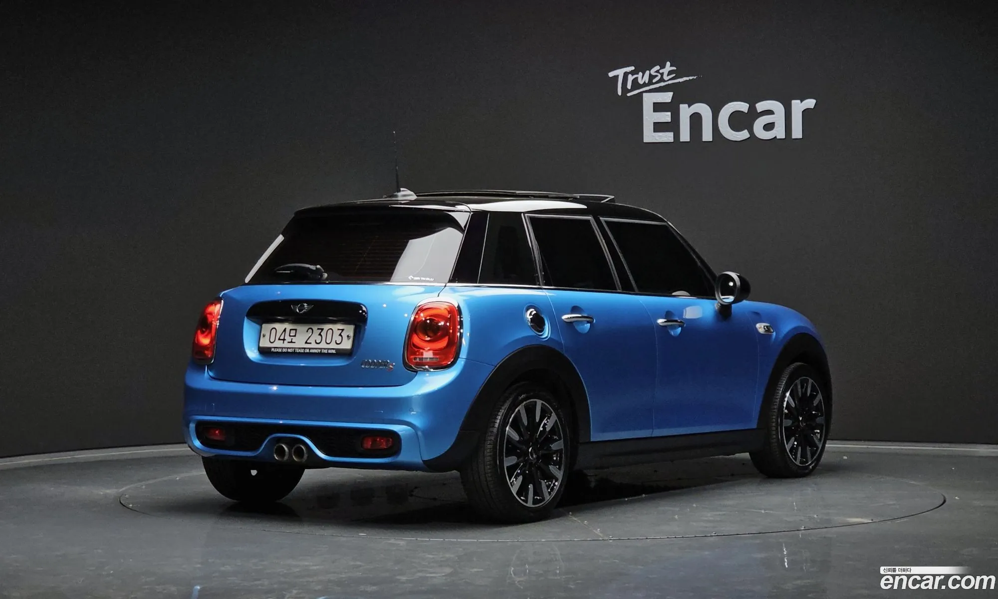 Mini Cooper 5-Door Basic Model 2018 - фотография 4626504