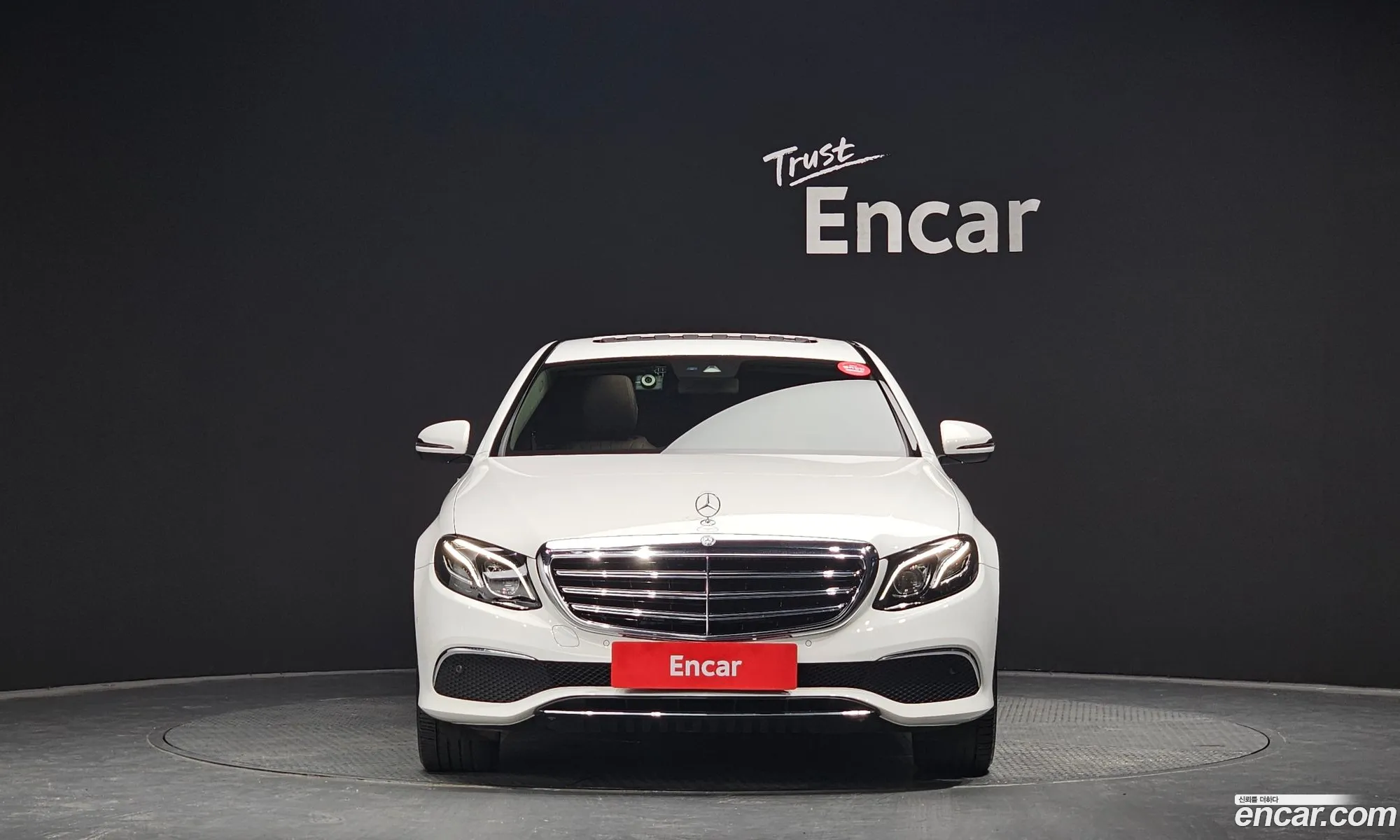 Benz E-Class W213 E220D Exclusive - фотография 18936966
