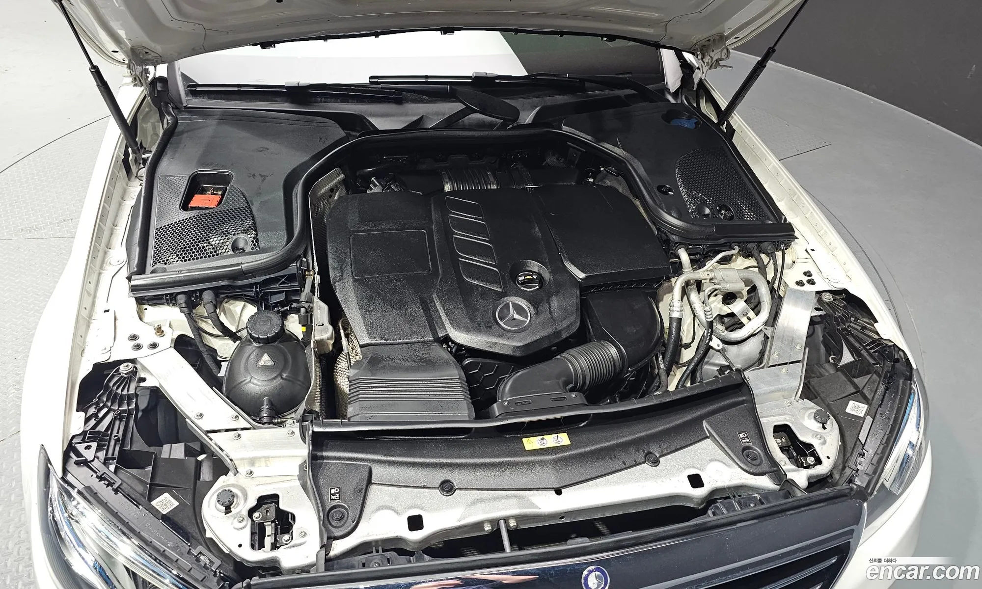 Benz E-Class W213 E220D Exclusive - фотография 18936969