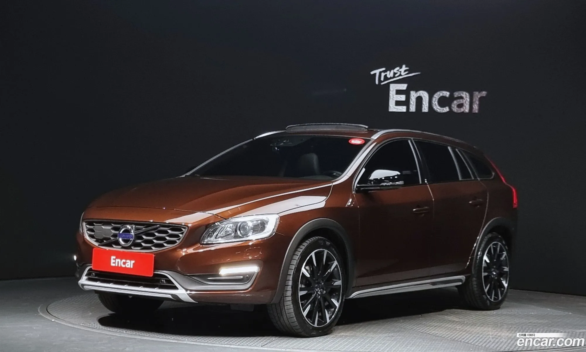 V60 Cross Country T5 Awd - фотография 15979371