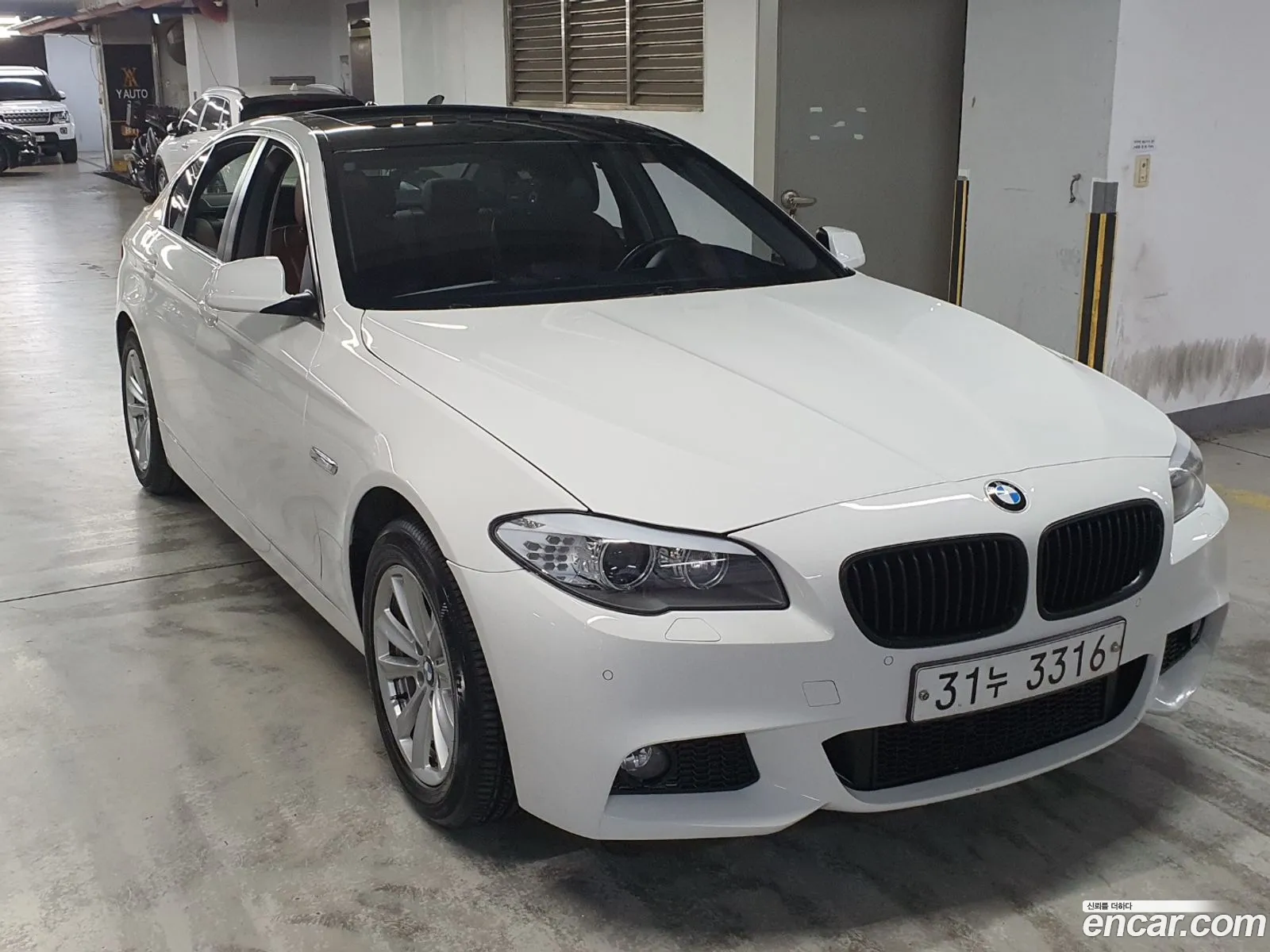 BMW 5 Series F10 520D - фотография 18590690