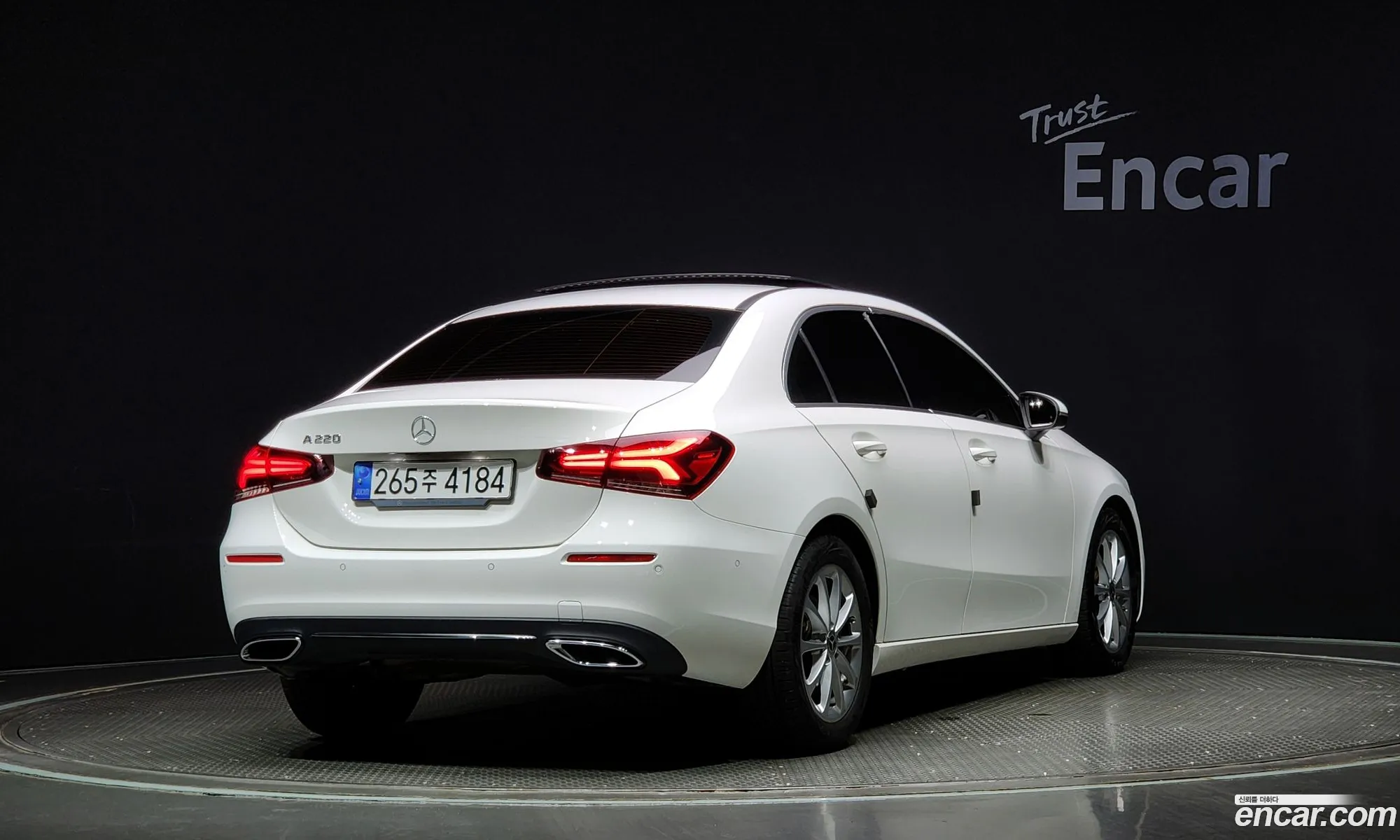 Mercedes A-Class W177 A220 Sedan - фотография 18838107