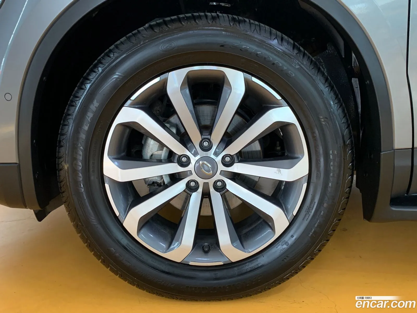Renault Samsung Qm6 20 Lpe Re 2Wd 2020 - фотография 3846174