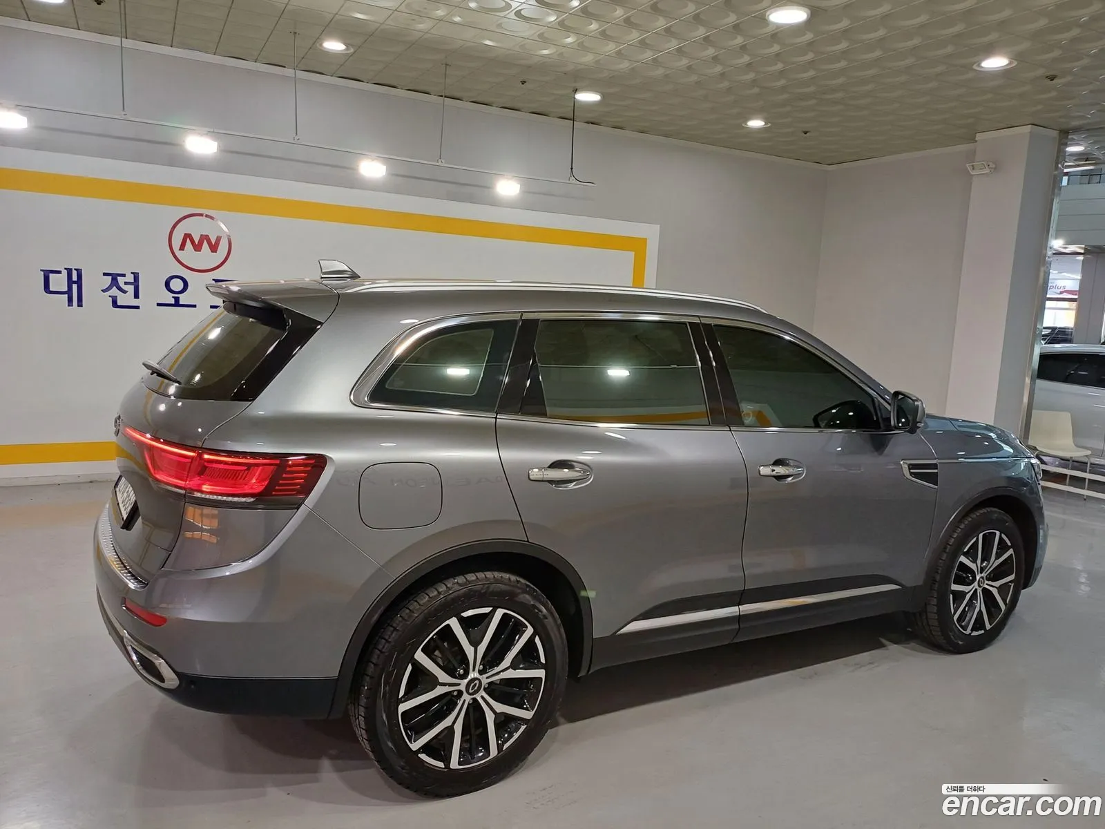 Renault Samsung Qm6 I 20 Gde Re Signature 2Wd 2022 - фотография 7491182