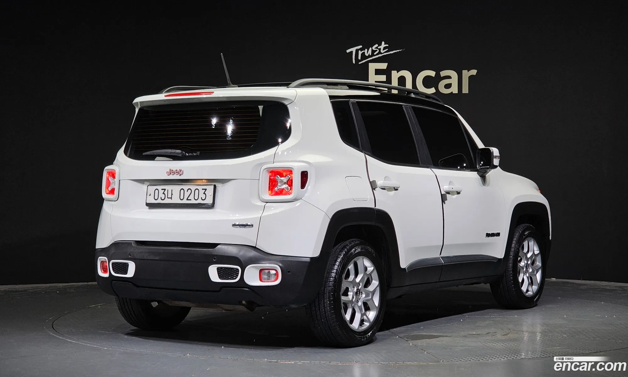 Jeep Renegade 24 Longitude 2016 - фотография 3730025