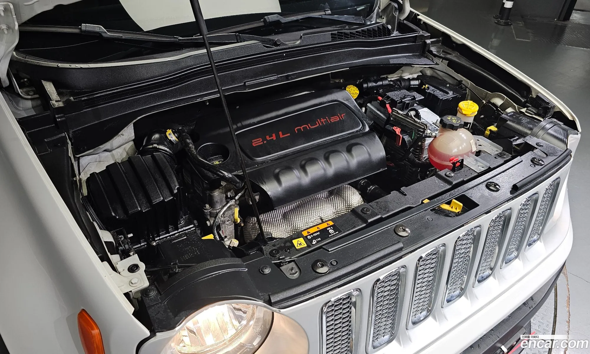 Jeep Renegade 24 Longitude 2016 - фотография 3730029