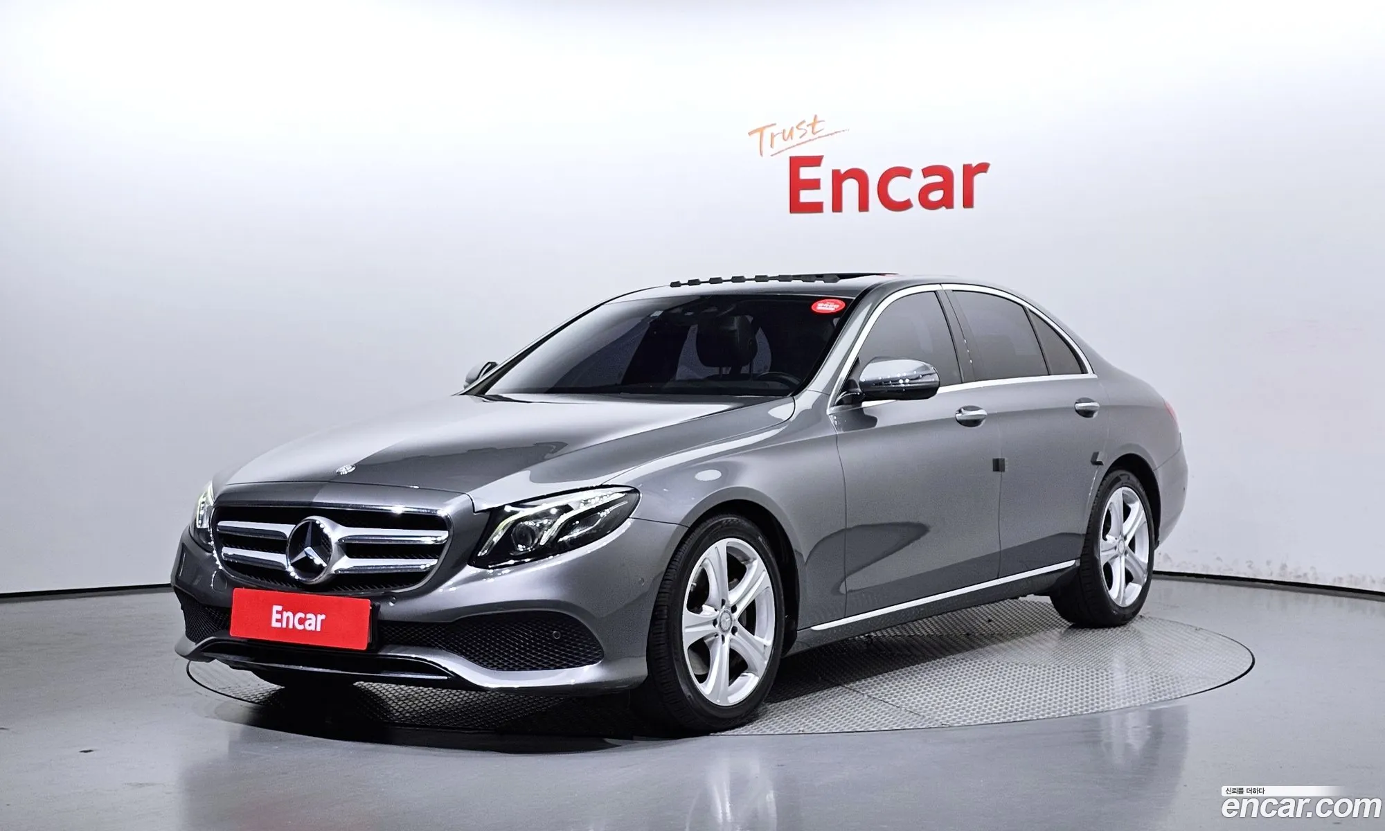 Mercedes-Benz E-Klasse E220D Avant Garde 2017 - фотография 14293392