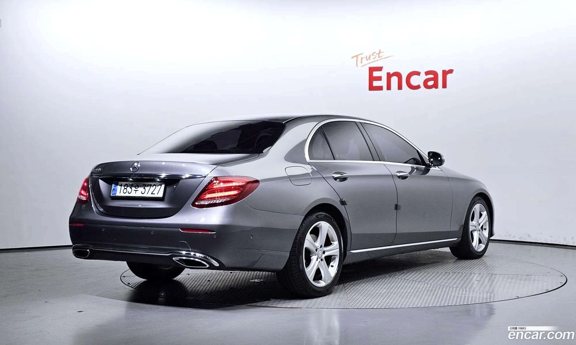 Mercedes-Benz E-Klasse E220D Avant Garde 2017 - фотография 14293393