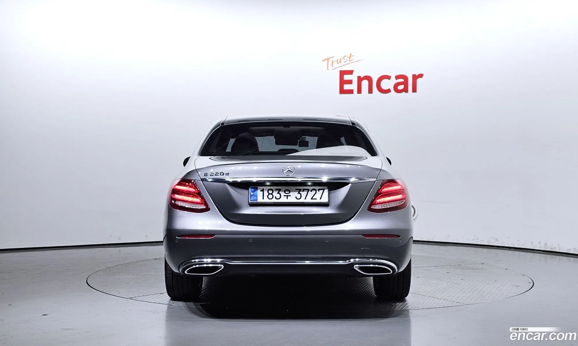 Mercedes-Benz E-Klasse E220D Avant Garde 2017 - фотография 14293395
