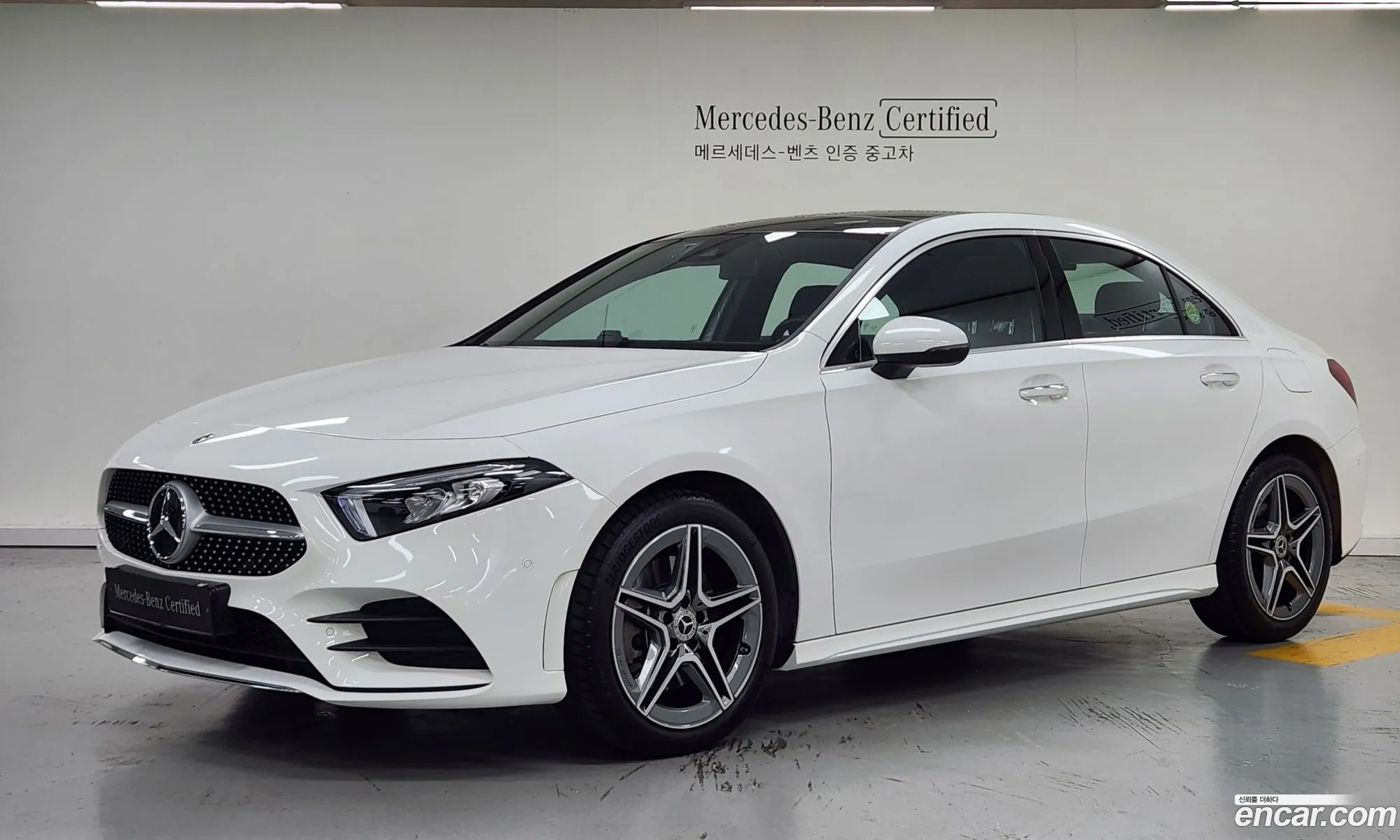 Mercedes-Benz A-Klasse A250 4Matic Sedan 2023 - фотография 18838069