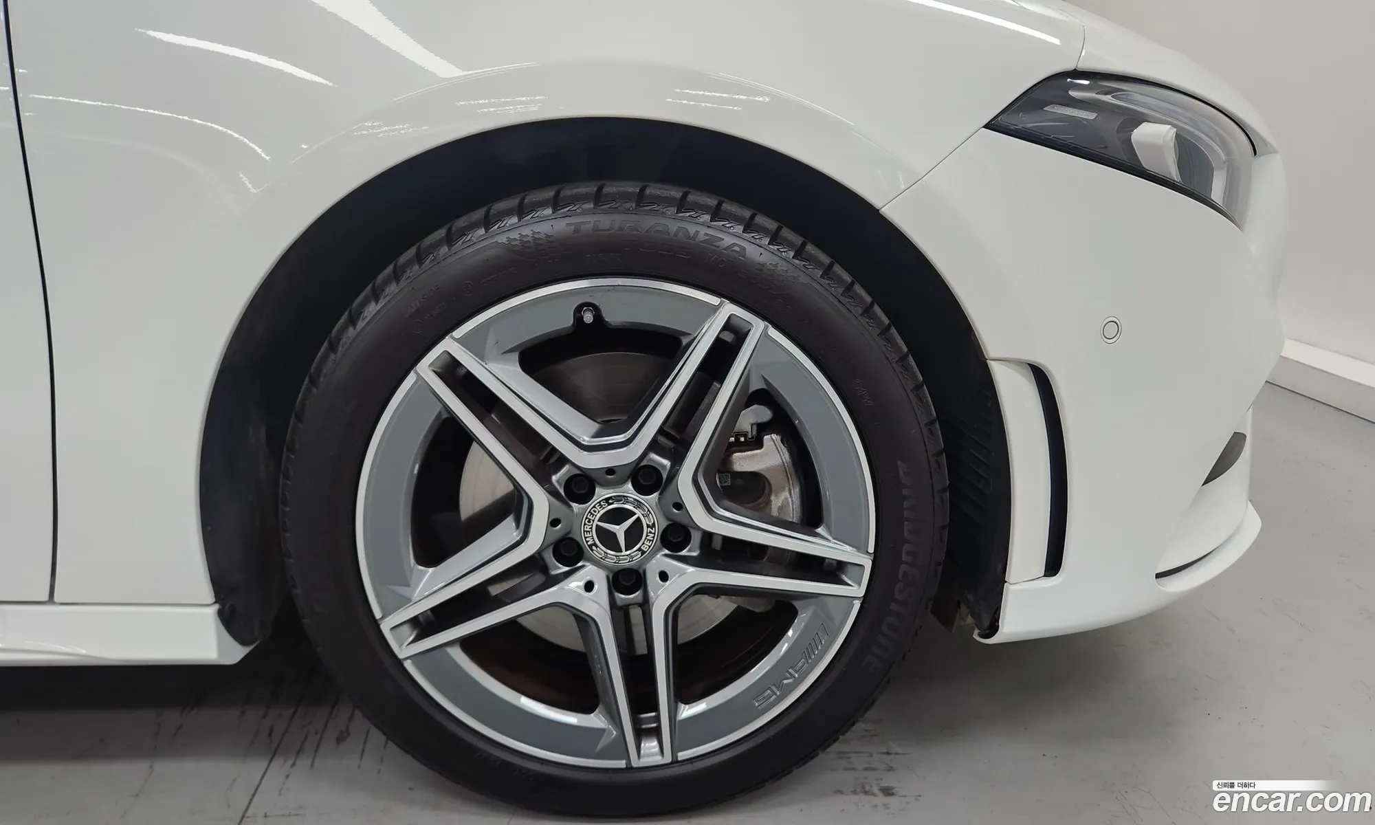 Mercedes-Benz A-Klasse A250 4Matic Sedan 2023 - фотография 18838073