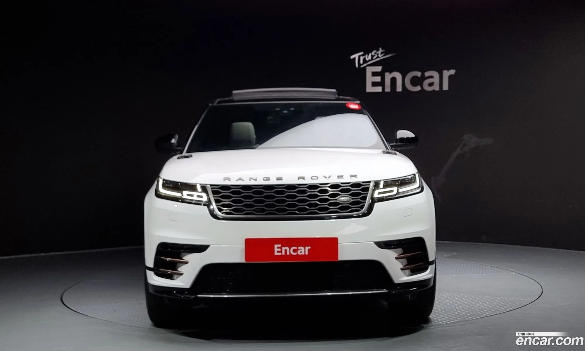 Land Rover Range Rover Velar I 30 D300 R-Dynamic Se 2018 - фотография 7456472