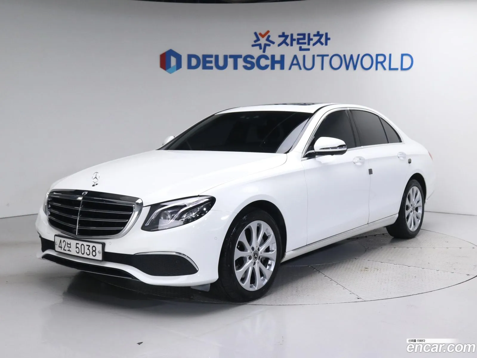 Mercedes E-Class W213 E300 Avantgarde - фотография 16517026