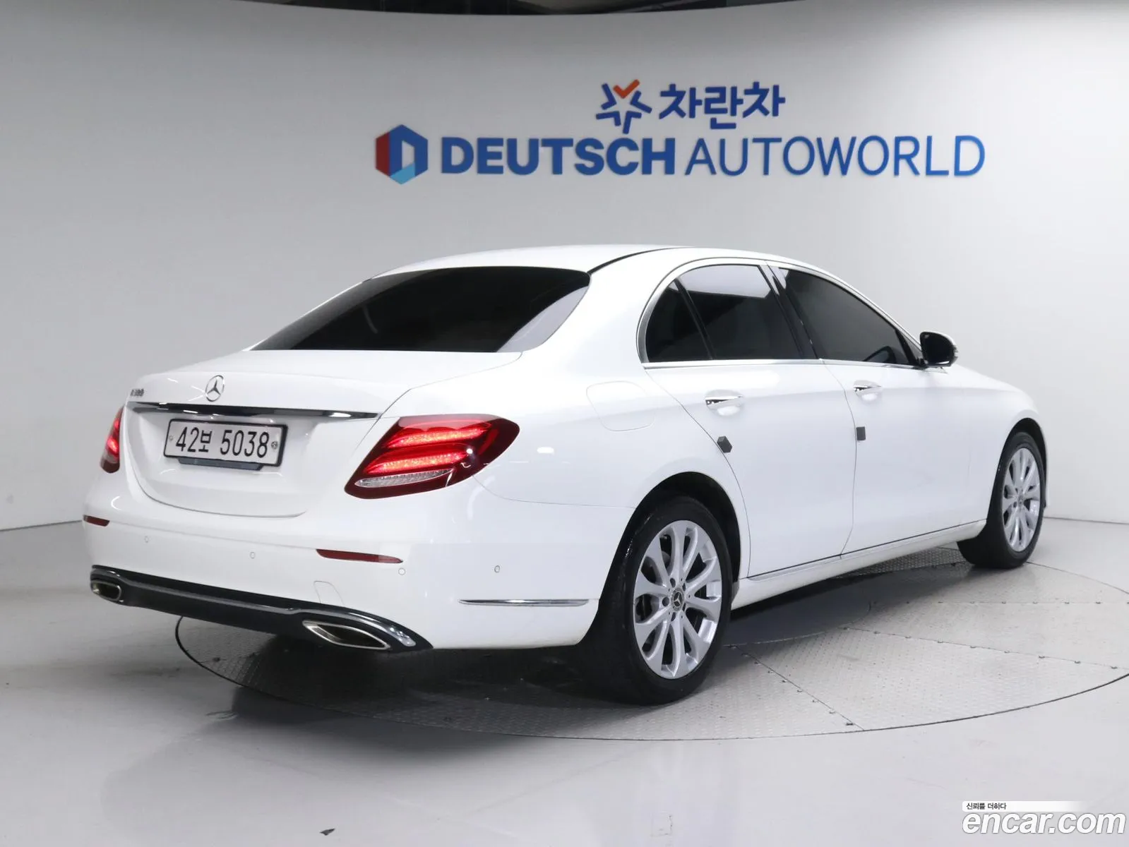 Mercedes E-Class W213 E300 Avantgarde - фотография 16517027