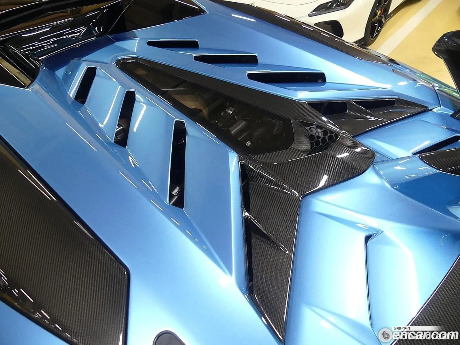 Lamborghini Aventador I Lp770-4 Svj Roadster 2021 - фотография 3750466