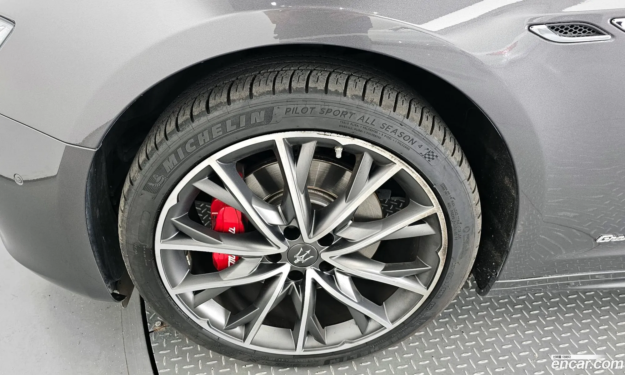 Maserati Ghibli Iii 30 Granlusso 2019 - фотография 4670363