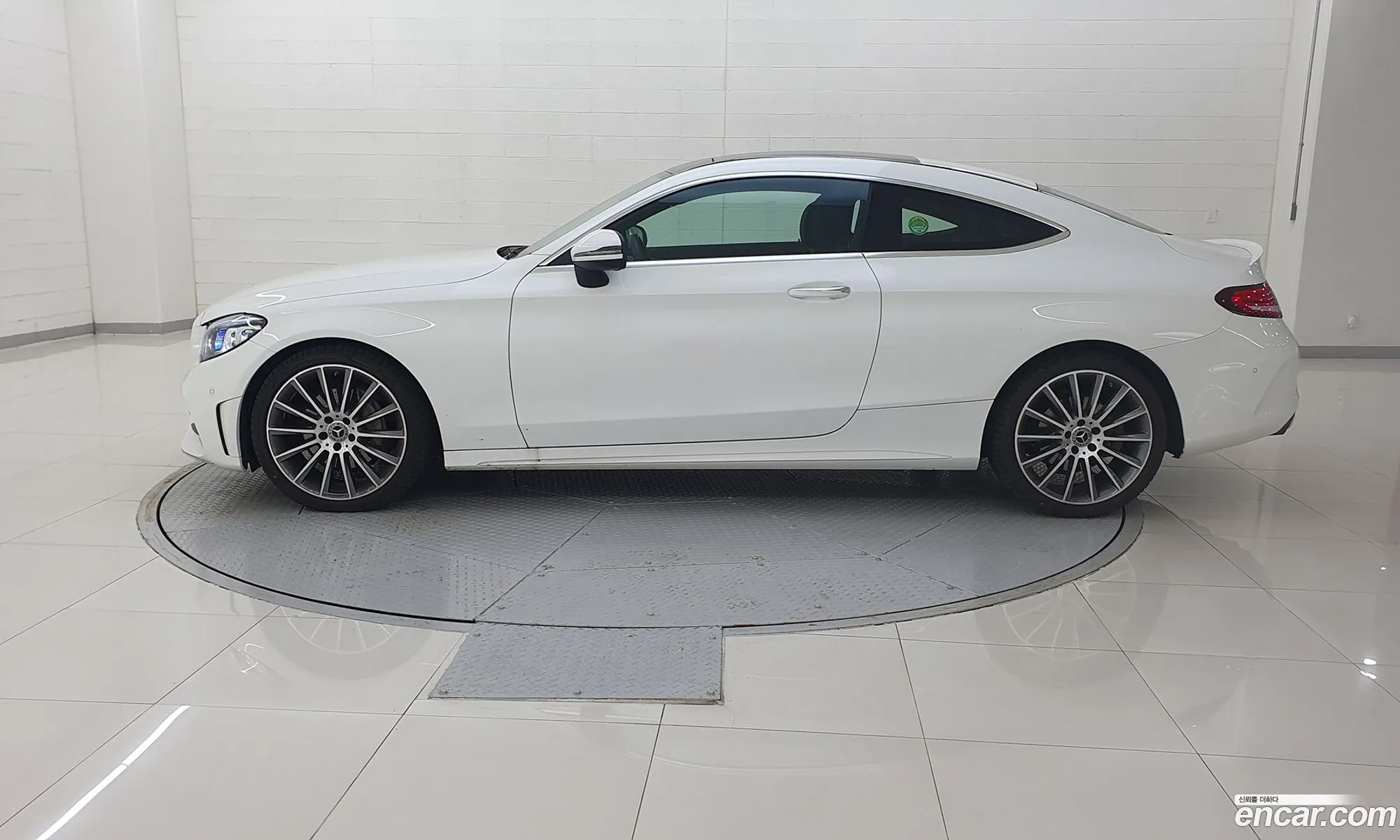 Mercedes-Benz C-Klasse C200 Coupe 2023 - фотография 18958862