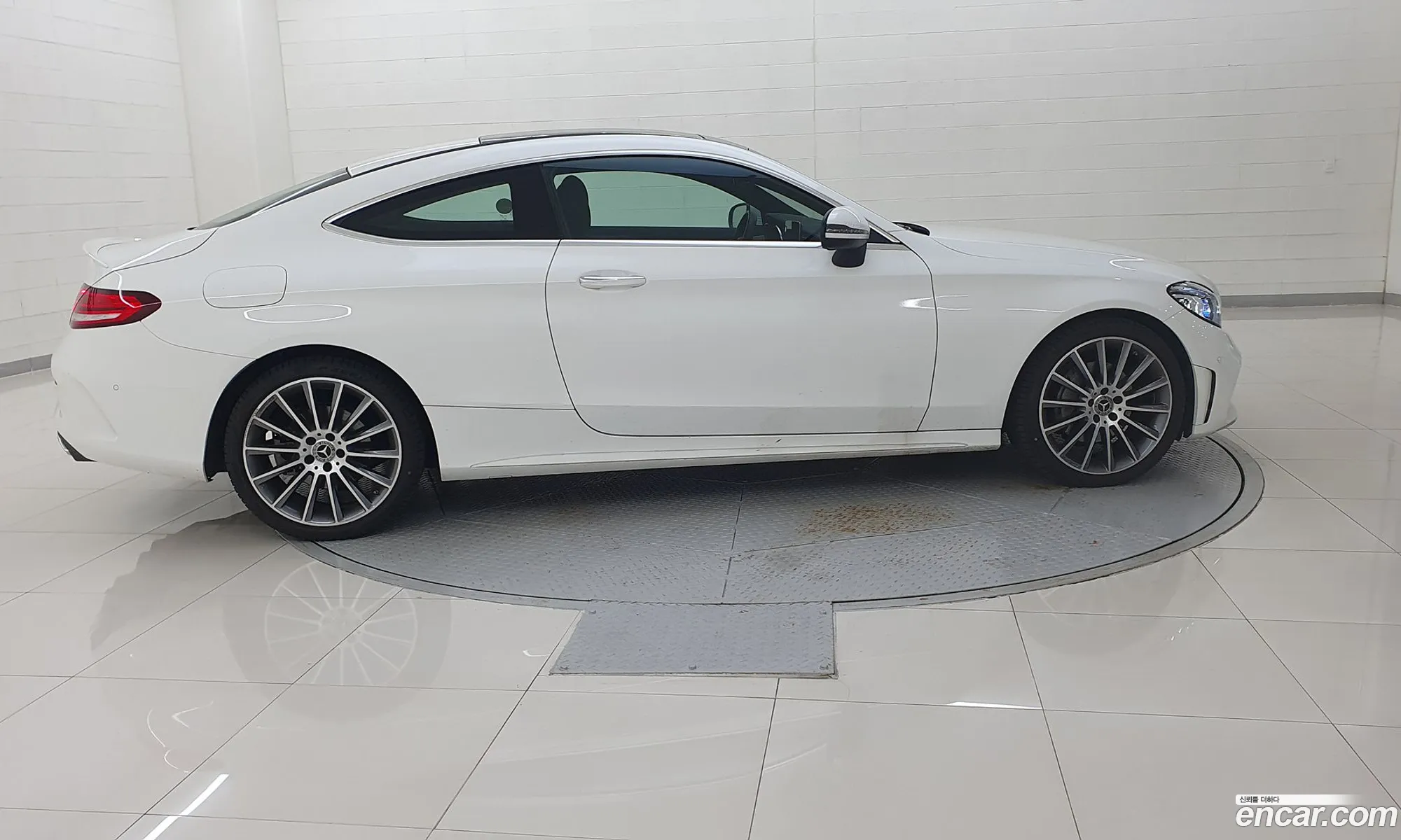 Mercedes-Benz C-Klasse C200 Coupe 2023 - фотография 18958866