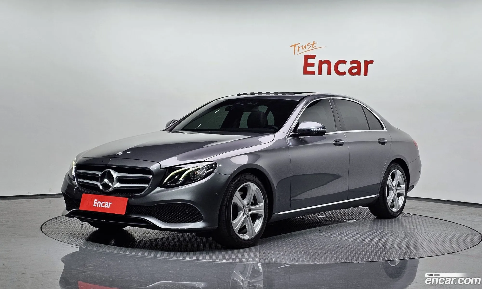 Mercedes-Benz E-Klasse E200 Avant Garde 2017 - фотография 16517086