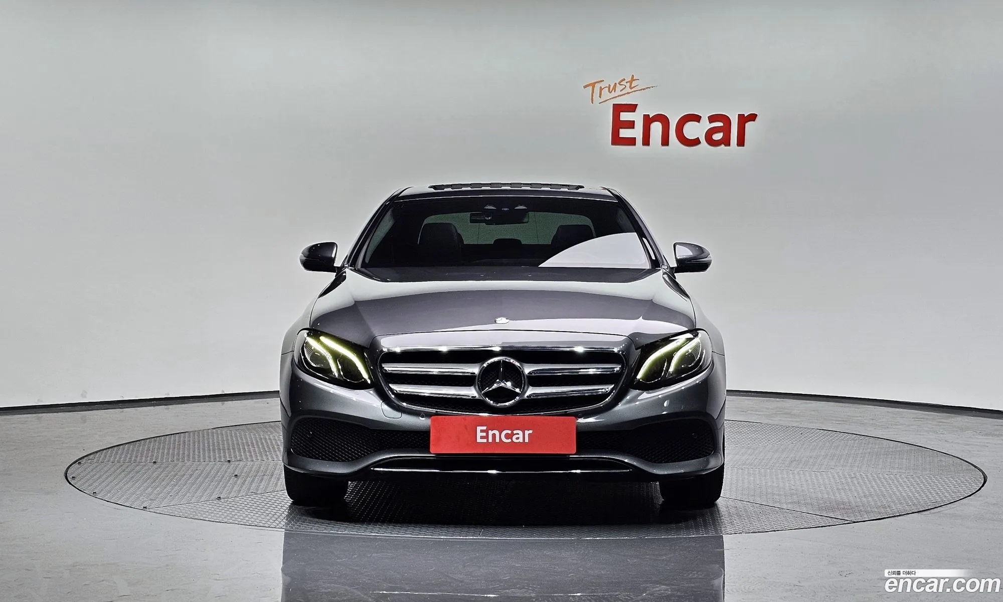 Mercedes-Benz E-Klasse E200 Avant Garde 2017 - фотография 16517088