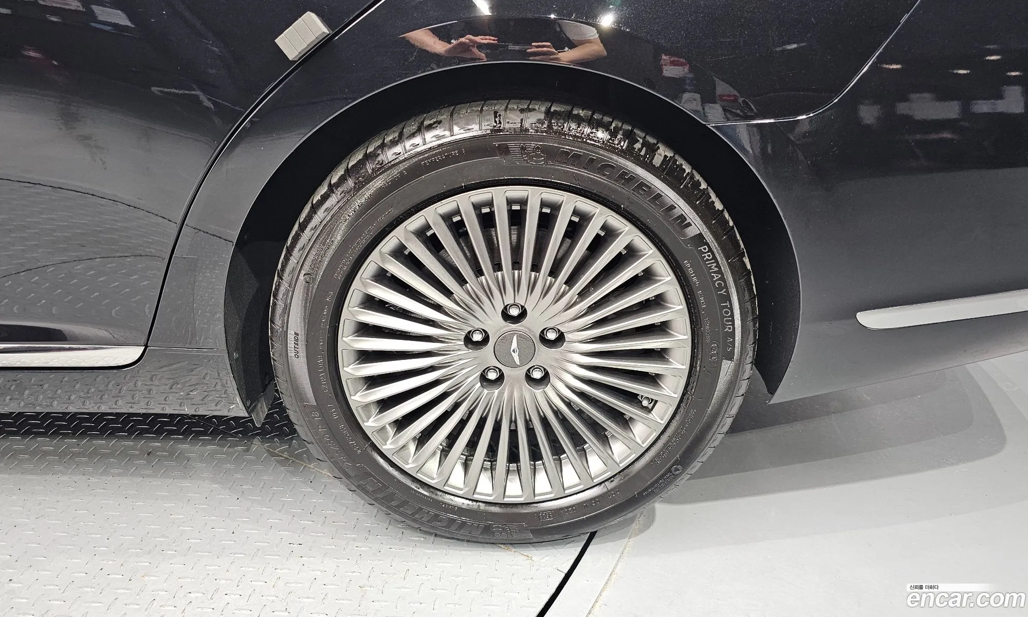 Genesis G90 I 38 2021 - фотография 26340