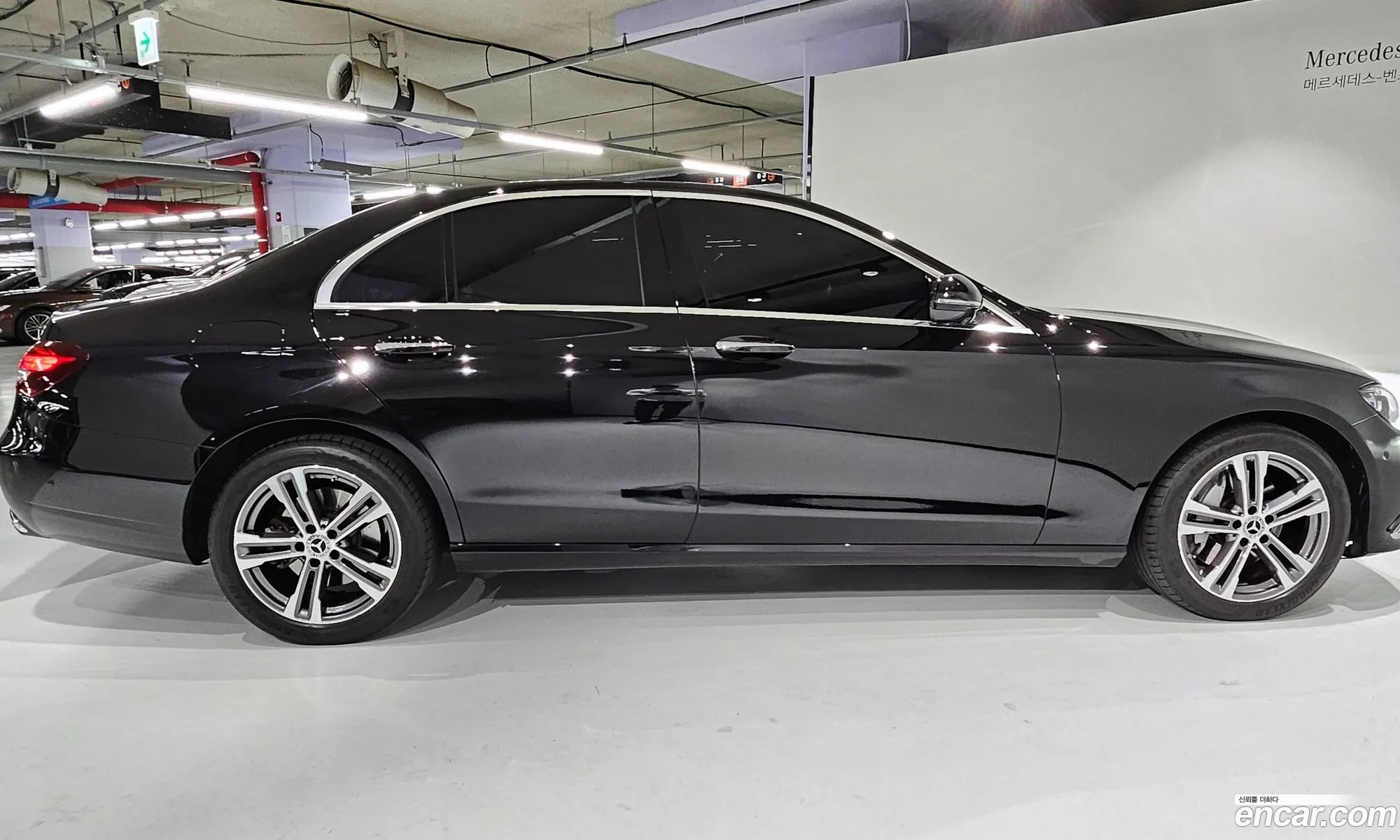 Mercedes E-Class W213 E350 4Matic Avant Garde - фотография 18958815