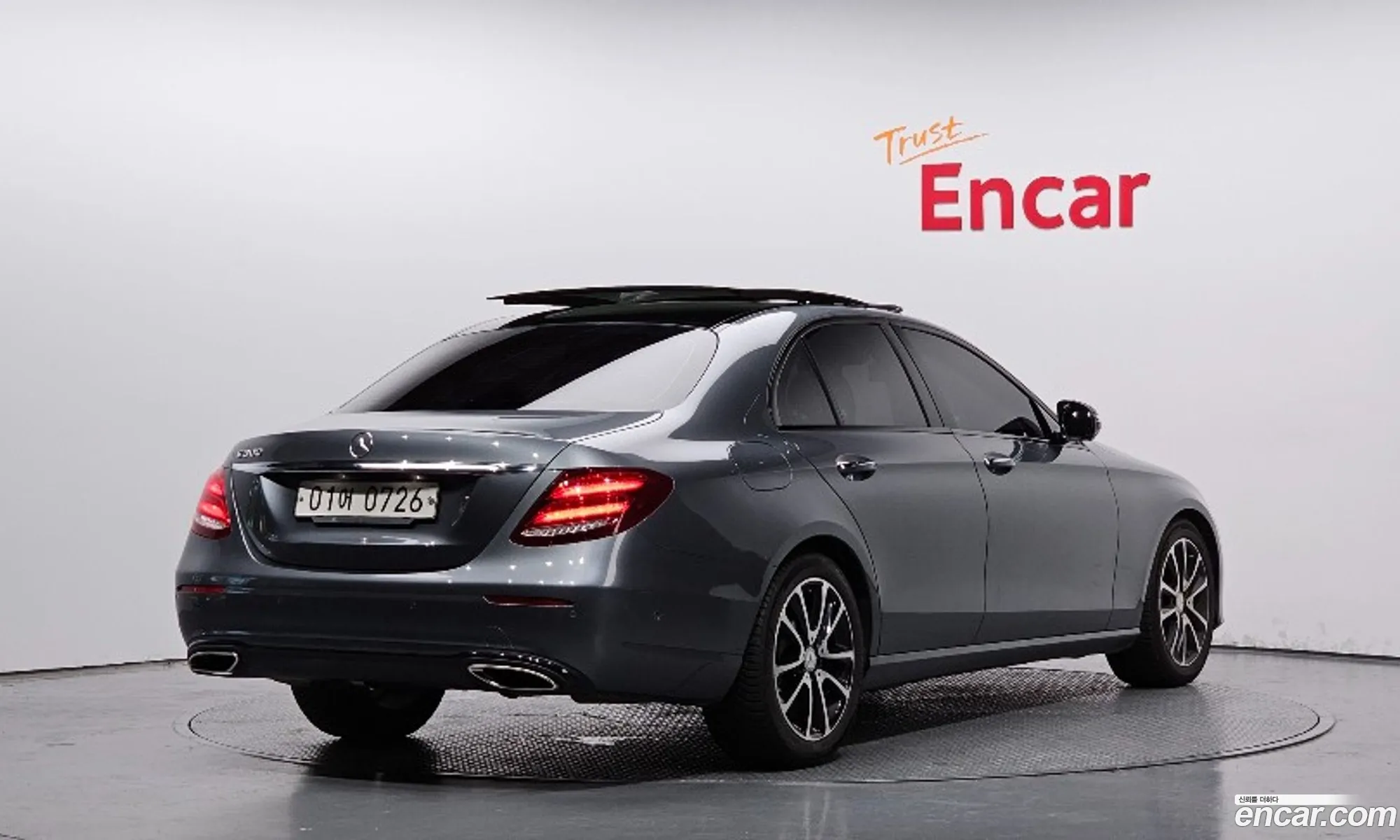 Mercedes-Benz E-Klasse E300 Avantgarde 2017 - фотография 18791442
