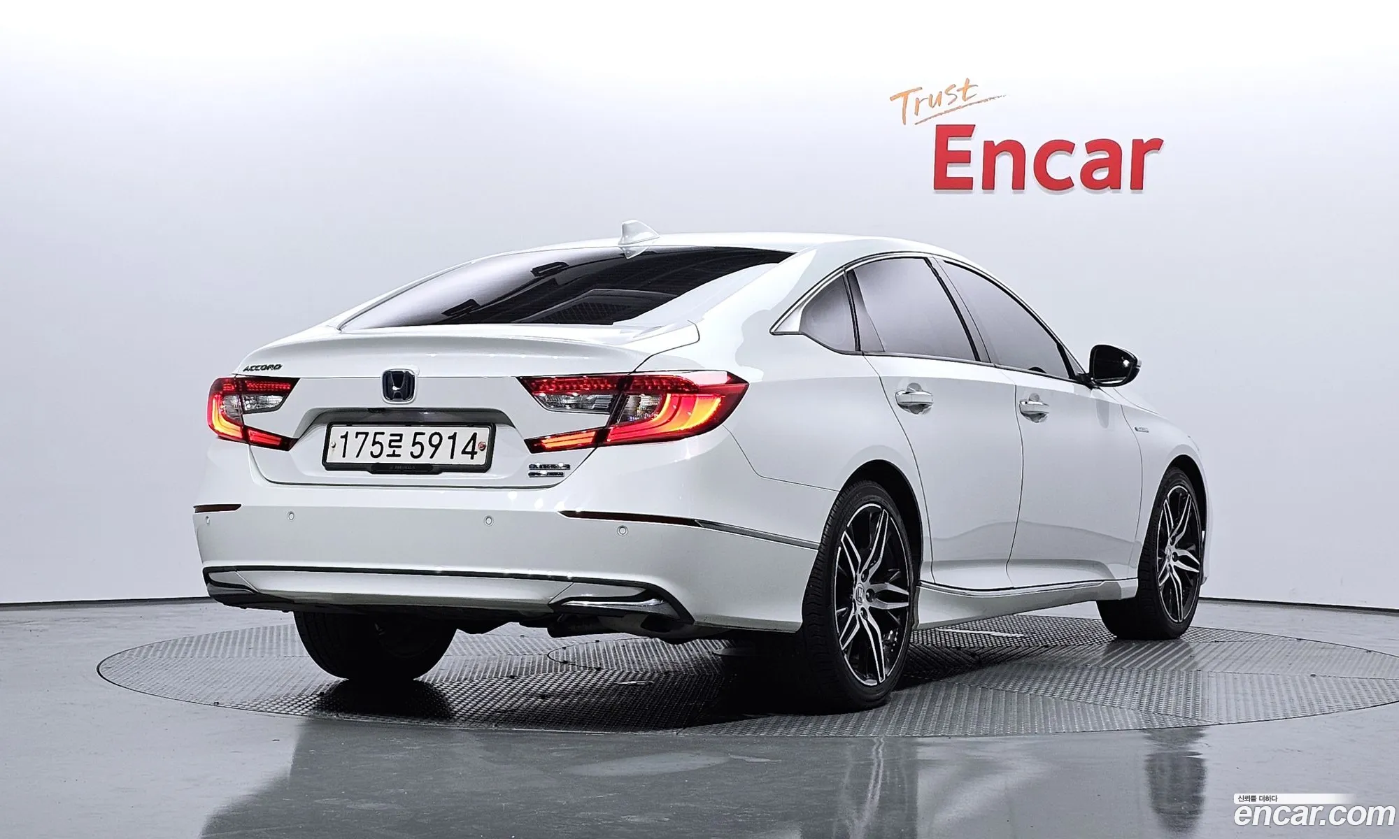 Honda Accord X 20 Hybrid Touring 2021 - фотография 12640484